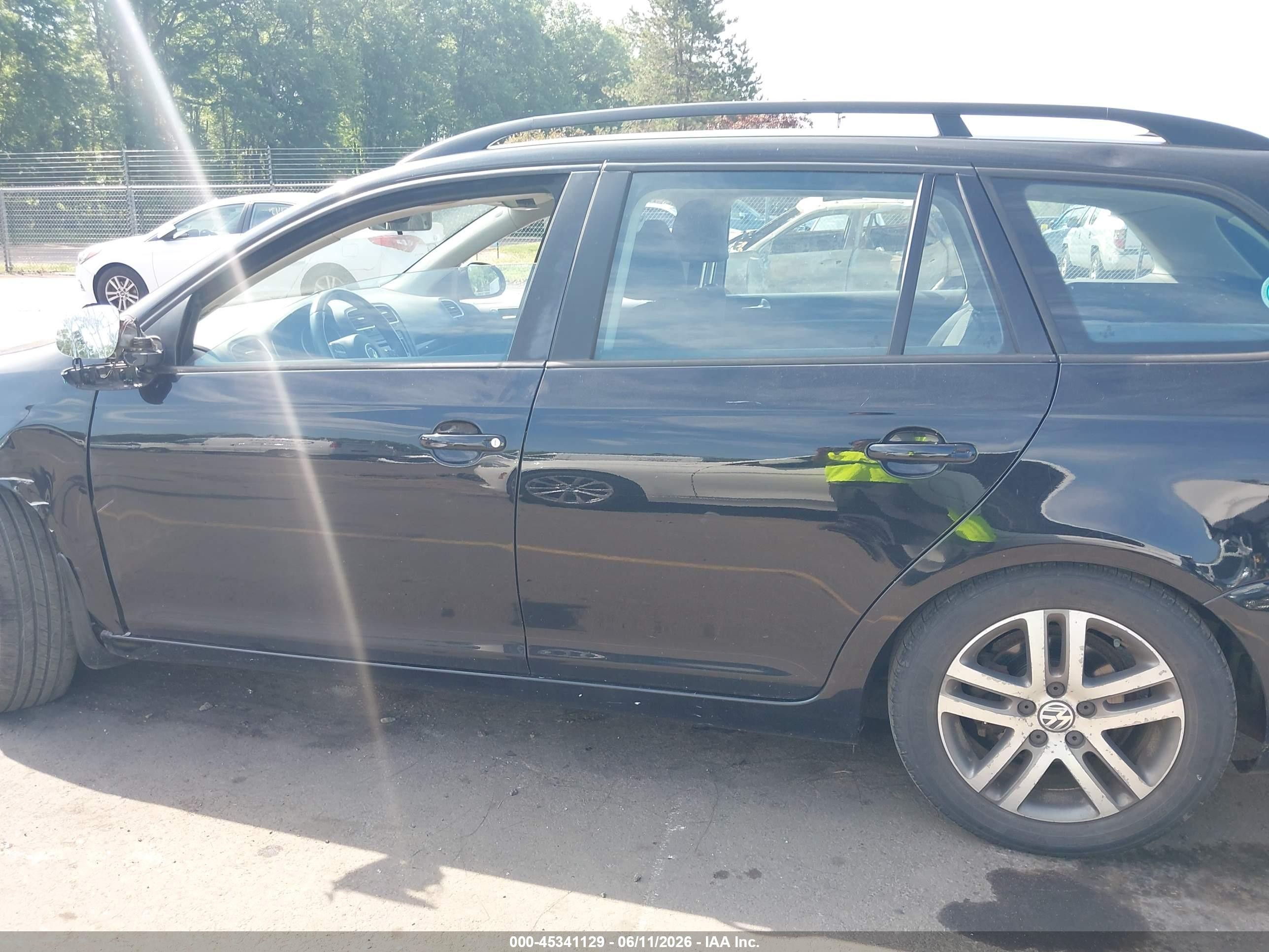 2013 Volkswagen Jetta Sportwagen 2.5l S Black vin: 3VWPP7AJ8DM695094