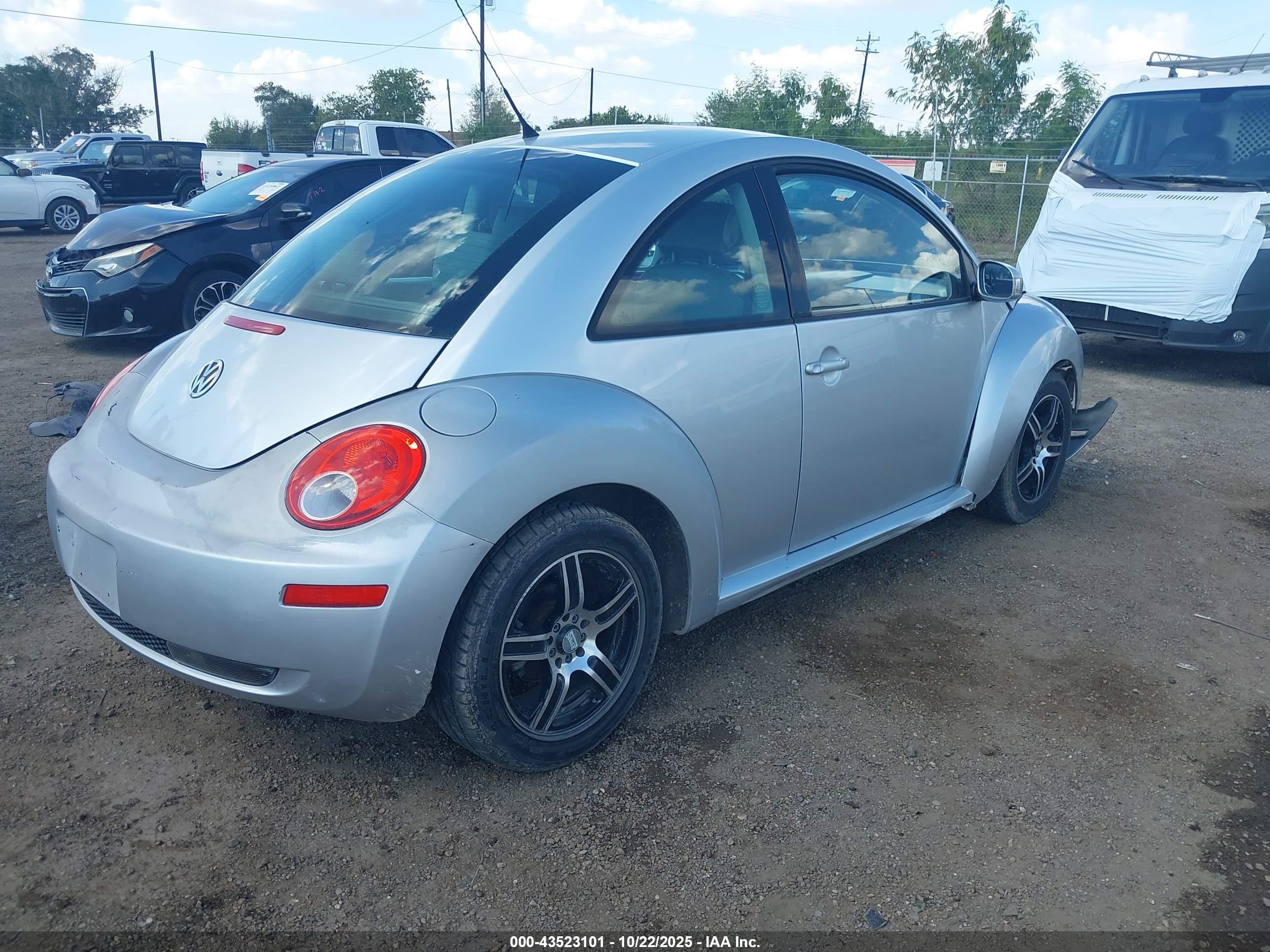 2006 Volkswagen New Beetle 2.5 Серебряный vin: 3VWPW31C46M403280