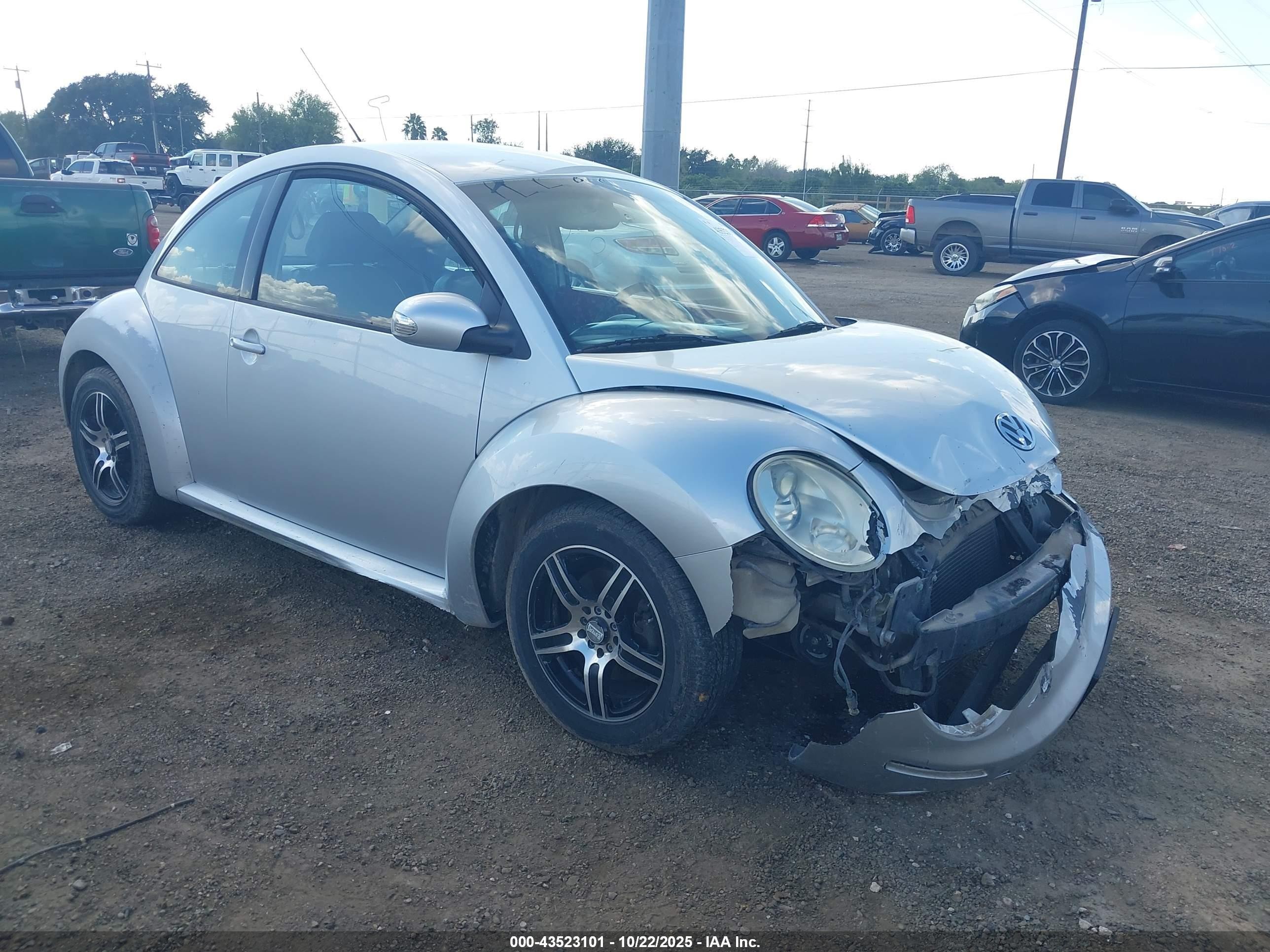 2006 Volkswagen New Beetle 2.5 Silver vin: 3VWPW31C46M403280
