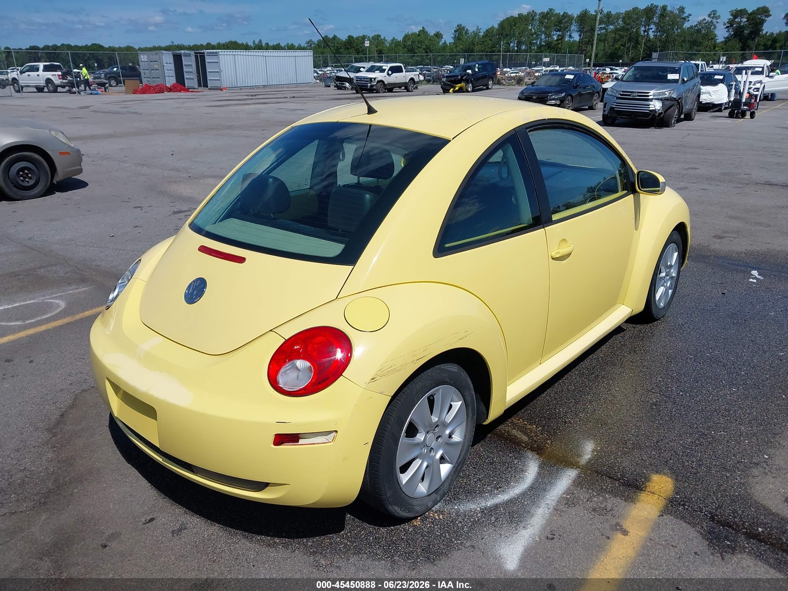 2008 Volkswagen New Beetle S Yellow vin: 3VWPW31C48M501079