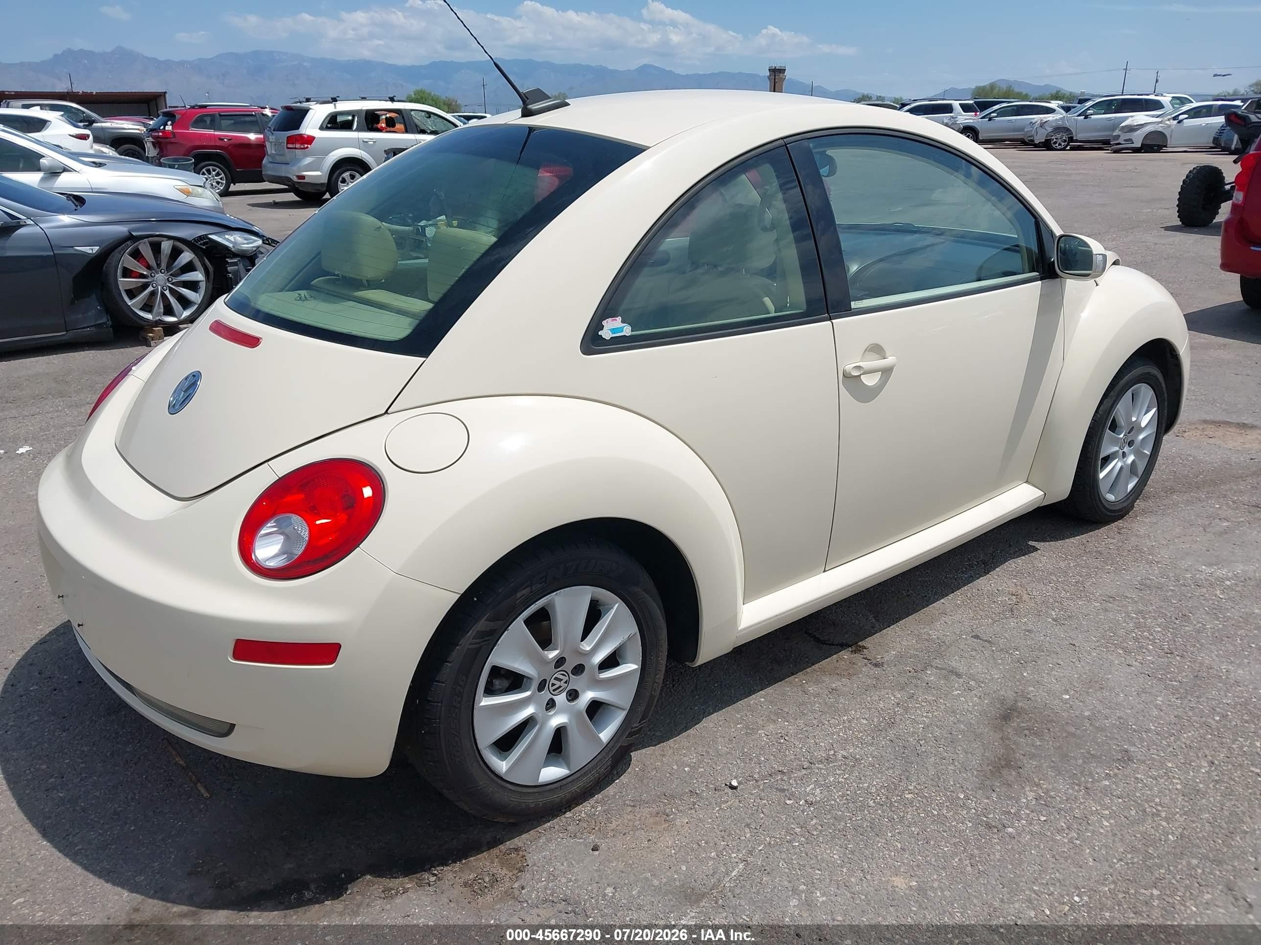 2008 Volkswagen New Beetle S Cream vin: 3VWPW31C58M524130