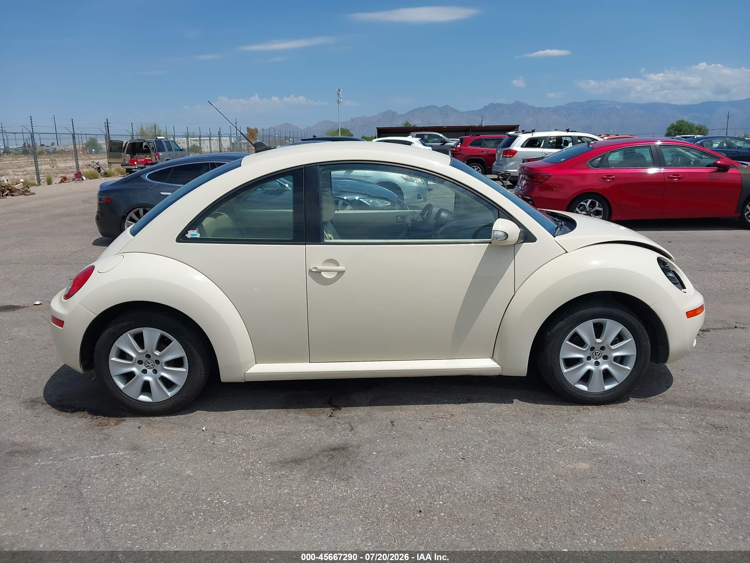 2008 Volkswagen New Beetle S Cream vin: 3VWPW31C58M524130