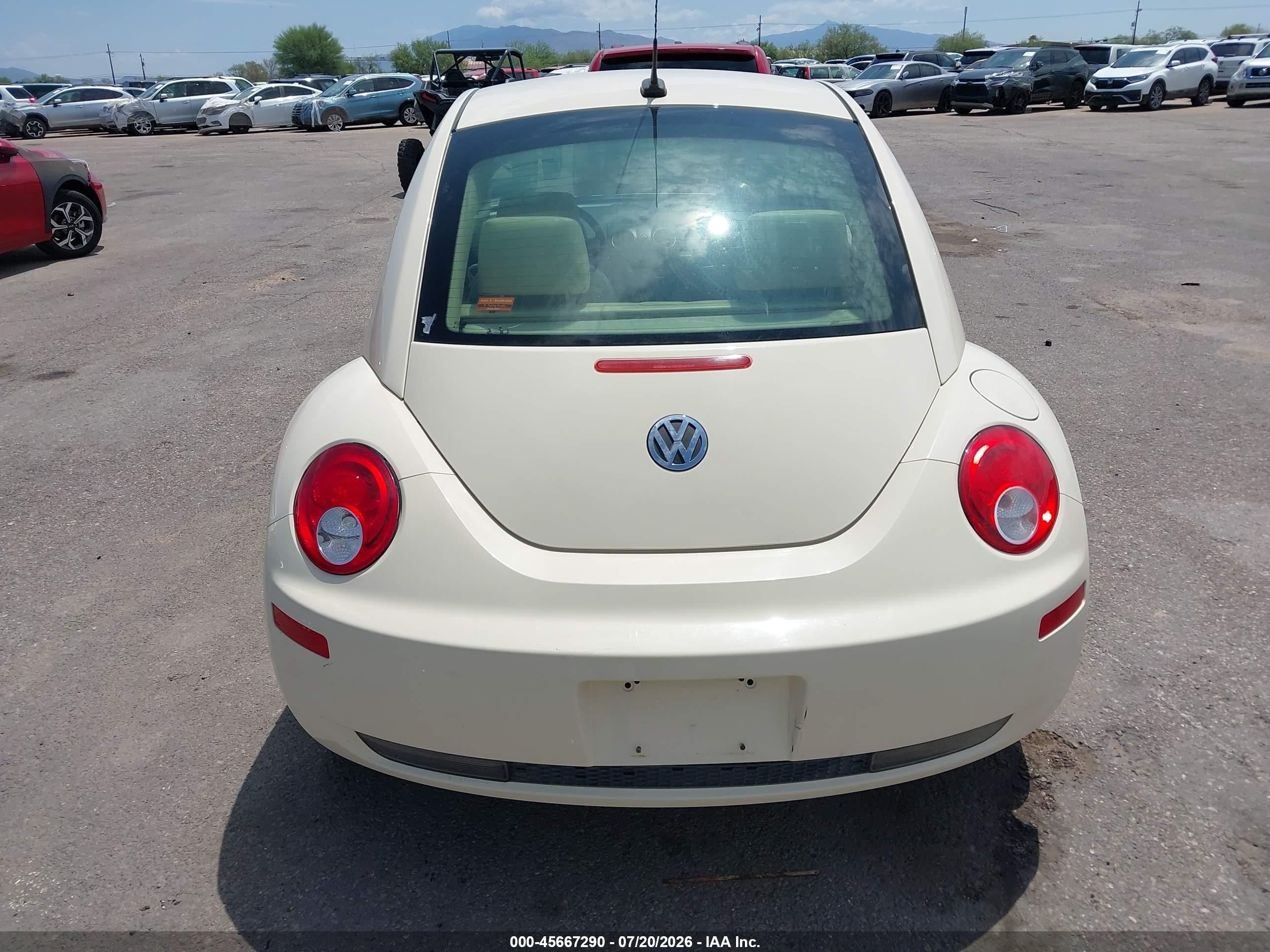 2008 Volkswagen New Beetle S Cream vin: 3VWPW31C58M524130