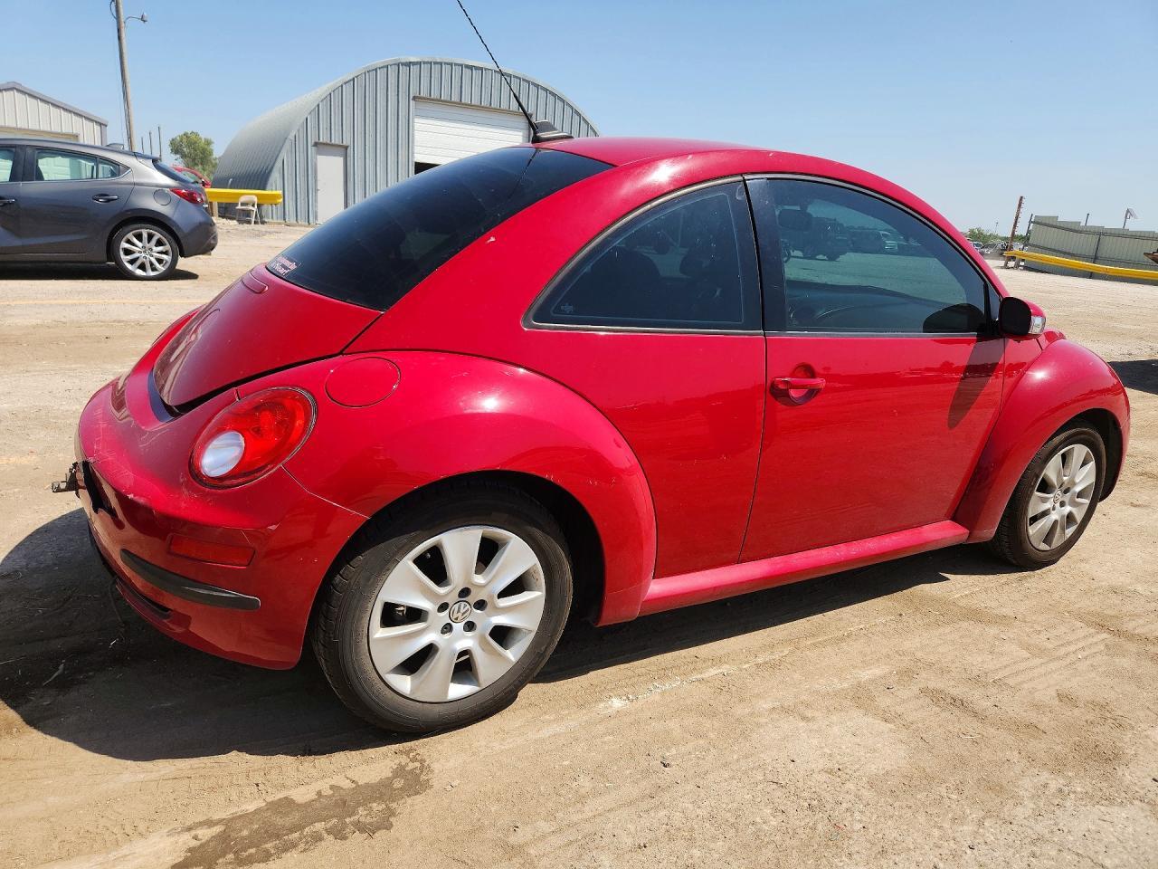 2009 Volkswagen New Beetle S Red vin: 3VWPW31C59M514943