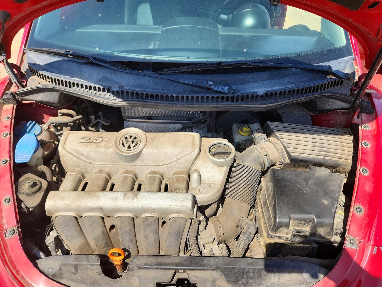 2009 Volkswagen New Beetle S Red vin: 3VWPW31C59M514943