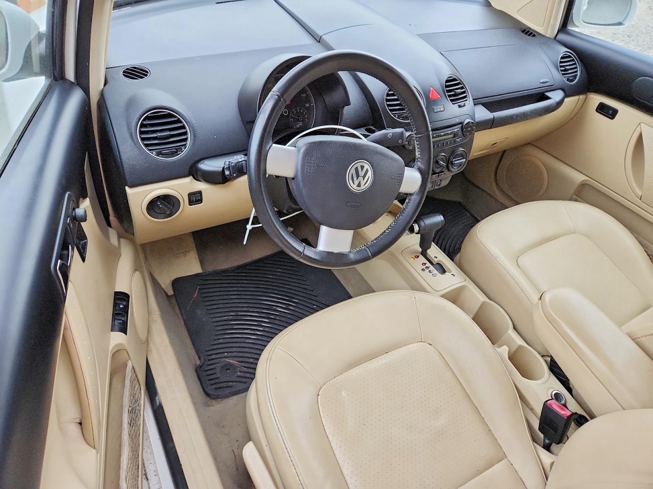 2009 Volkswagen New Beetle S White vin: 3VWPW31C69M511582