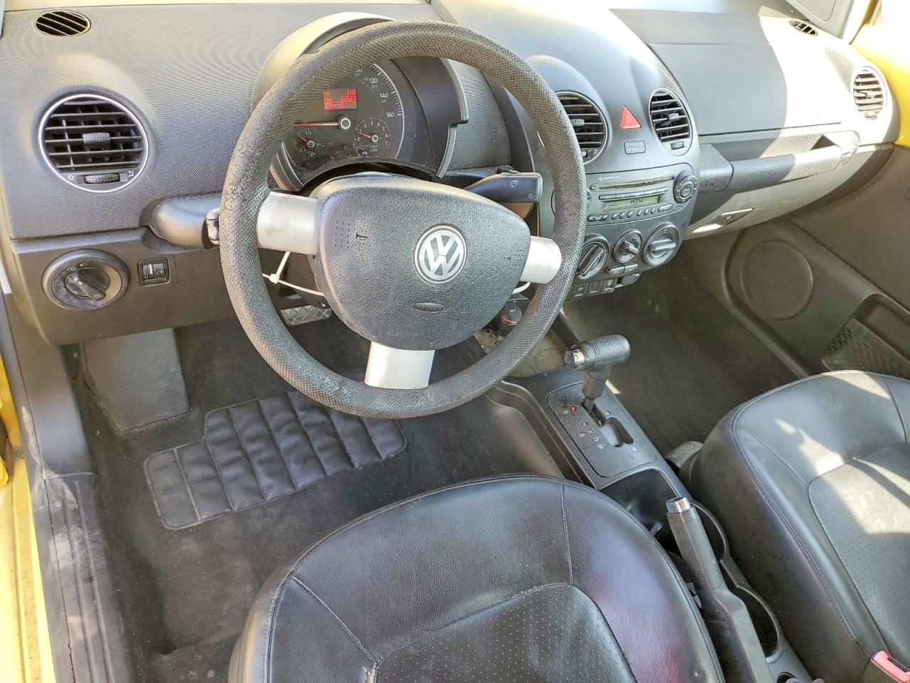 2008 Volkswagen New Beetle S Yellow vin: 3VWPW31C78M521391