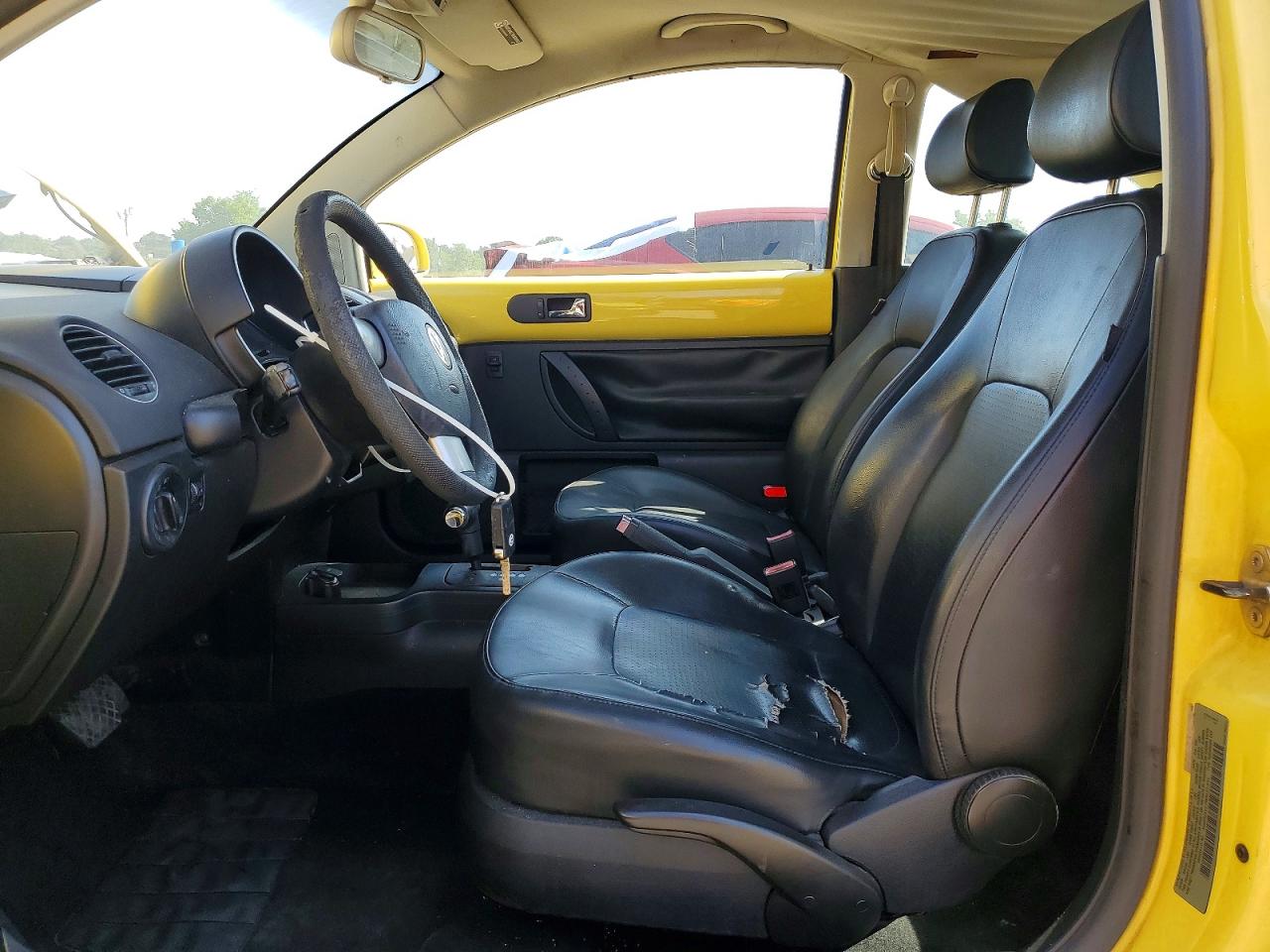 2008 Volkswagen New Beetle S Yellow vin: 3VWPW31C78M521391