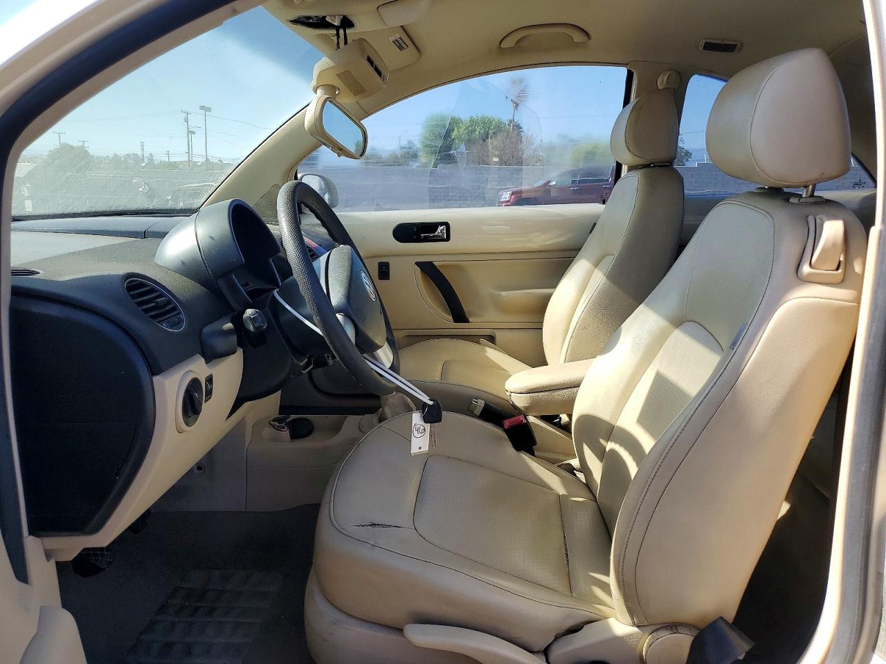 2008 Volkswagen New Beetle S Beige vin: 3VWPW31C88M513980