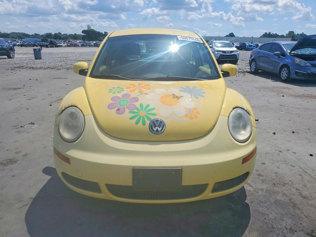 2008 Volkswagen New Beetle S Yellow vin: 3VWPW31C88M518029