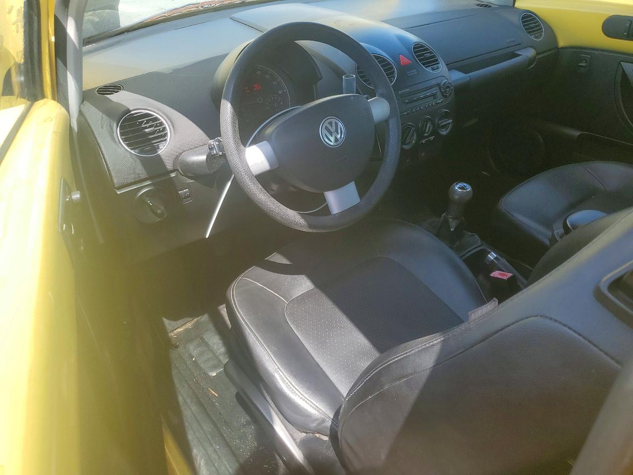 2008 Volkswagen New Beetle S Yellow vin: 3VWPW31C88M518029