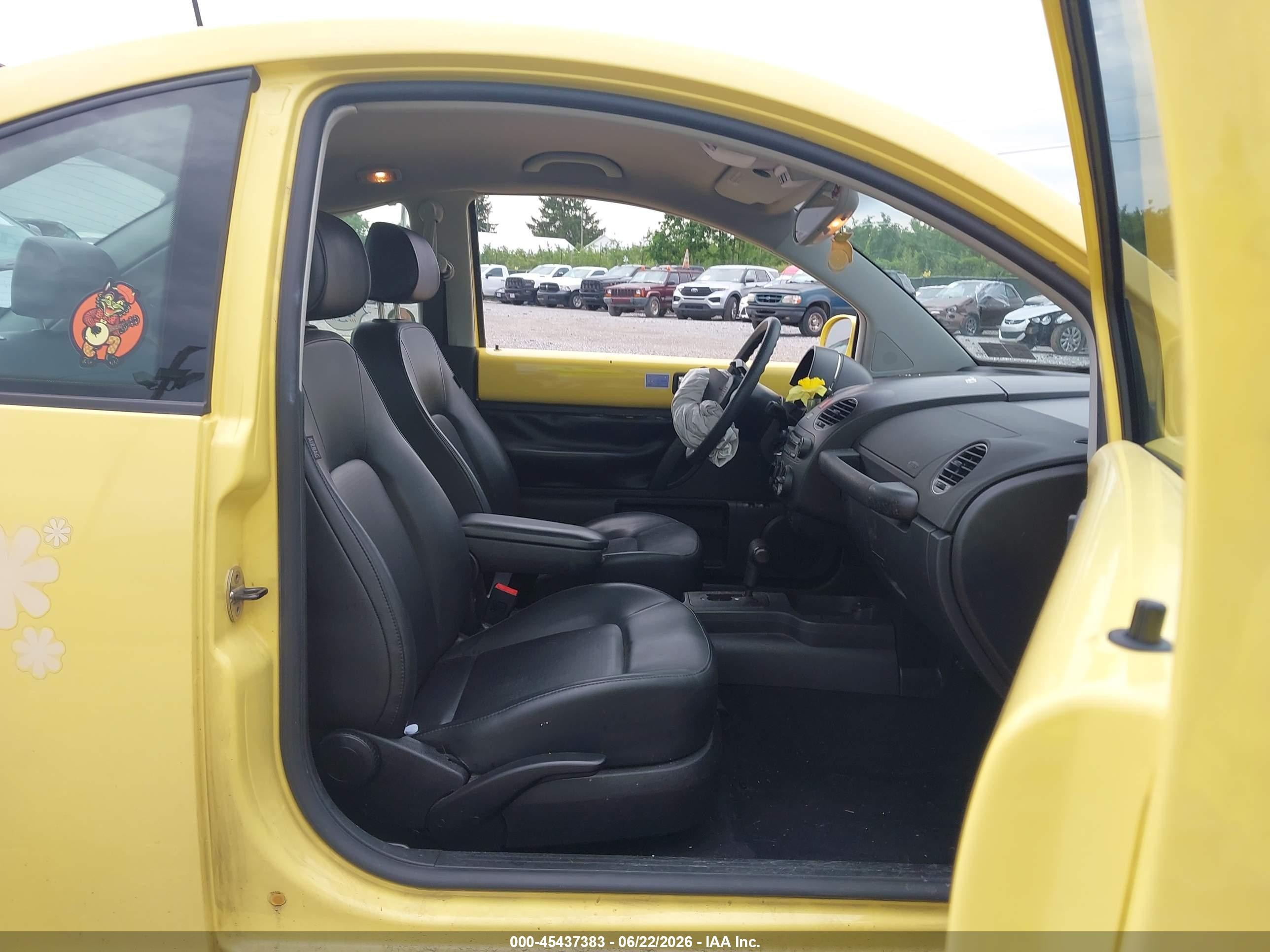2007 Volkswagen New Beetle 2.5 Yellow vin: 3VWPW31C97M513789