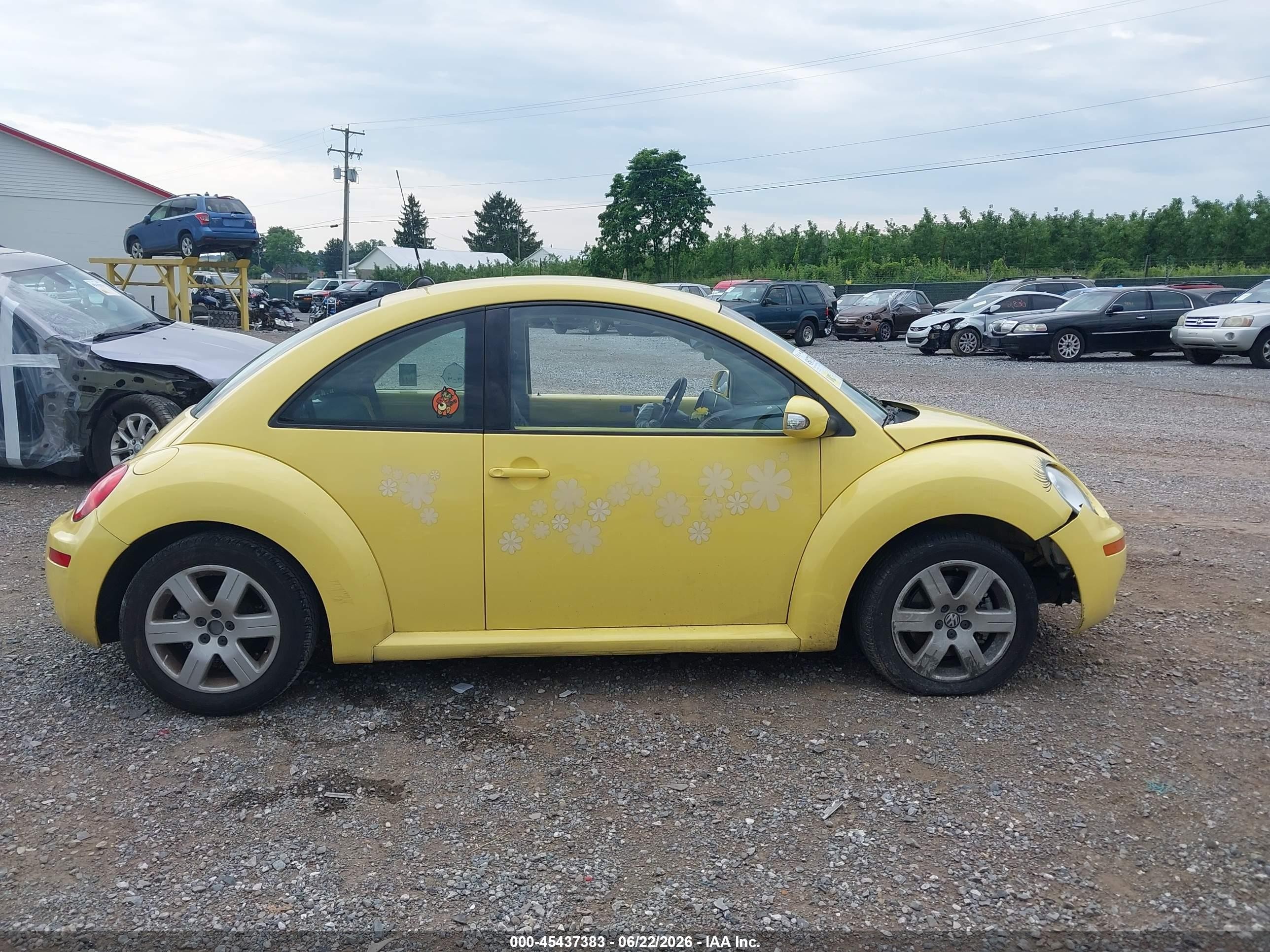 2007 Volkswagen New Beetle 2.5 Yellow vin: 3VWPW31C97M513789