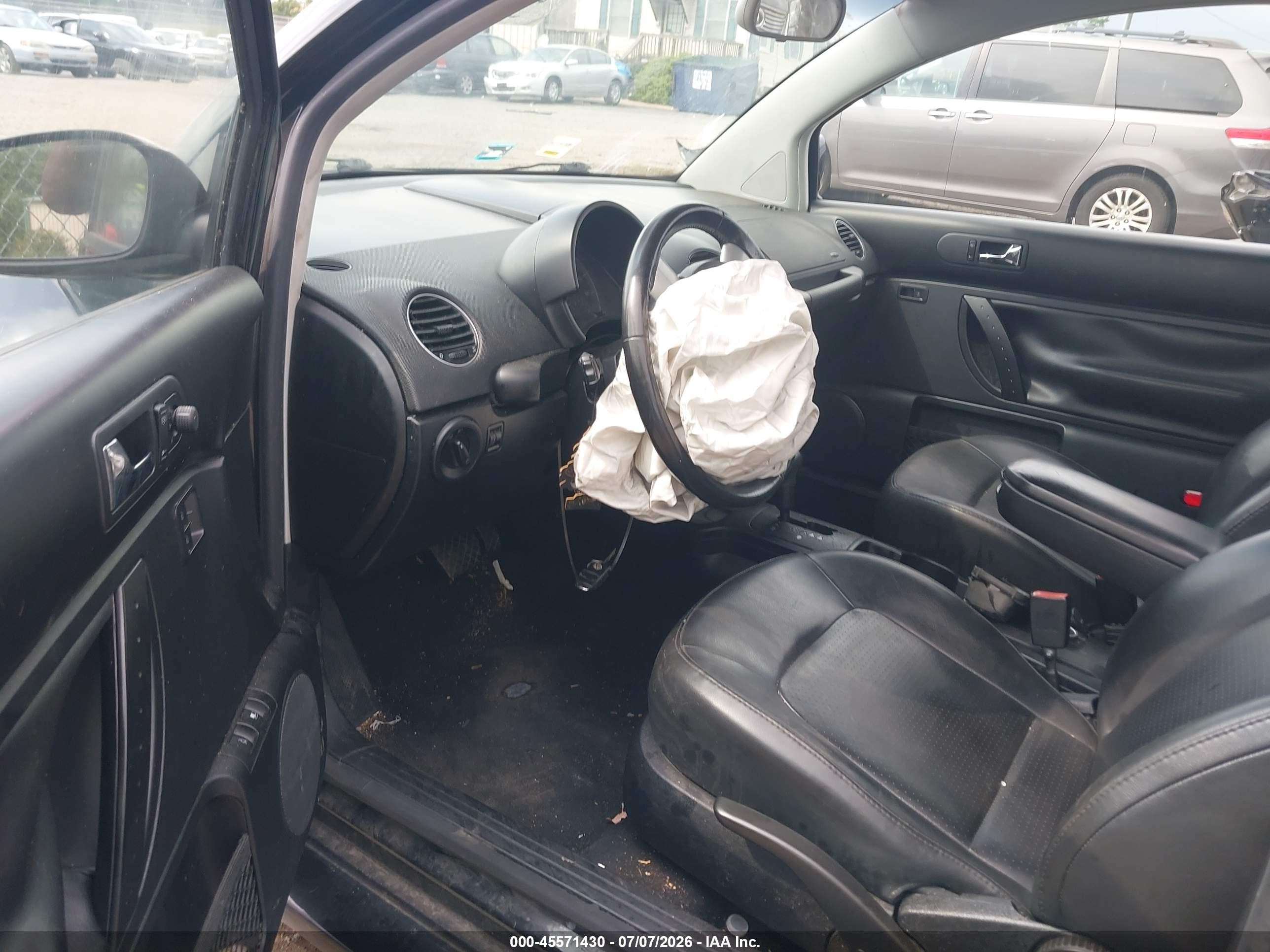 2009 Volkswagen New Beetle 2.5l Черный vin: 3VWPW31C99M506912