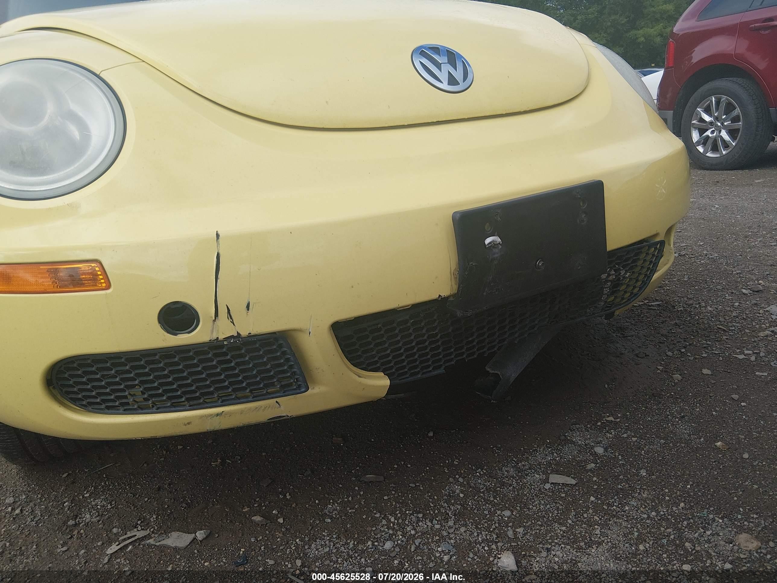 2008 Volkswagen New Beetle S Yellow vin: 3VWPW31CX8M502625