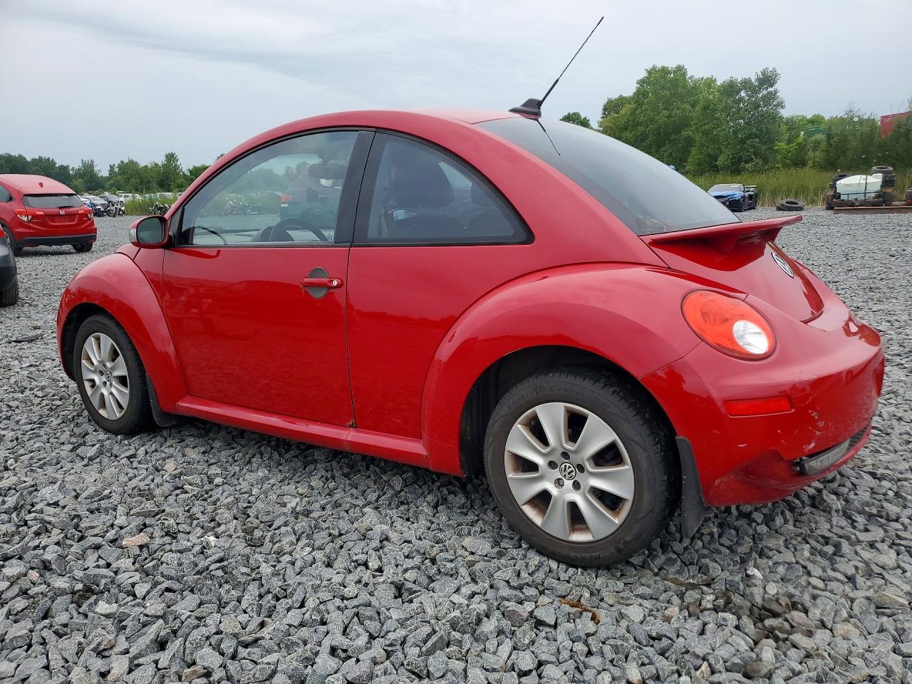 2008 Volkswagen New Beetle S Red vin: 3VWPW31CX8M525273