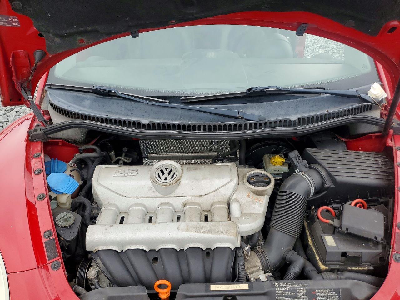 2008 Volkswagen New Beetle S Red vin: 3VWPW31CX8M525273
