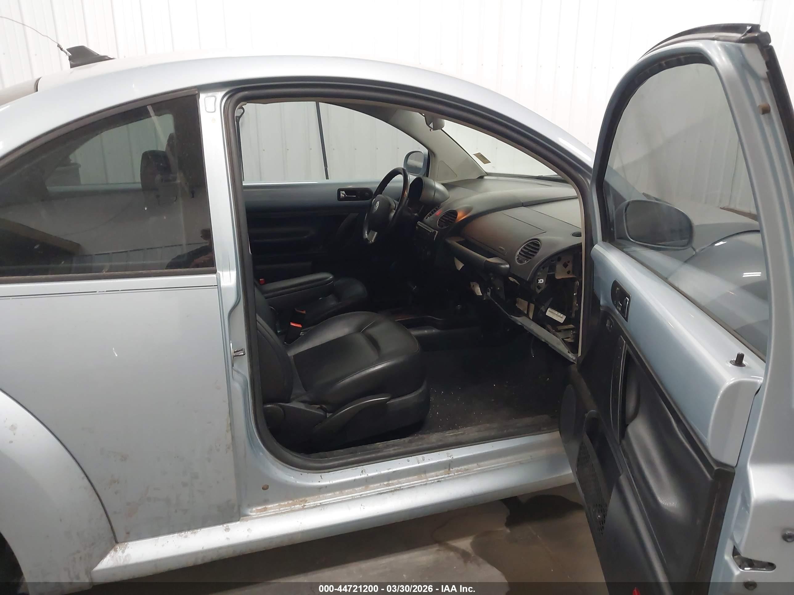 2009 Volkswagen New Beetle 2.5l Light Blue vin: 3VWPW31CX9M518955