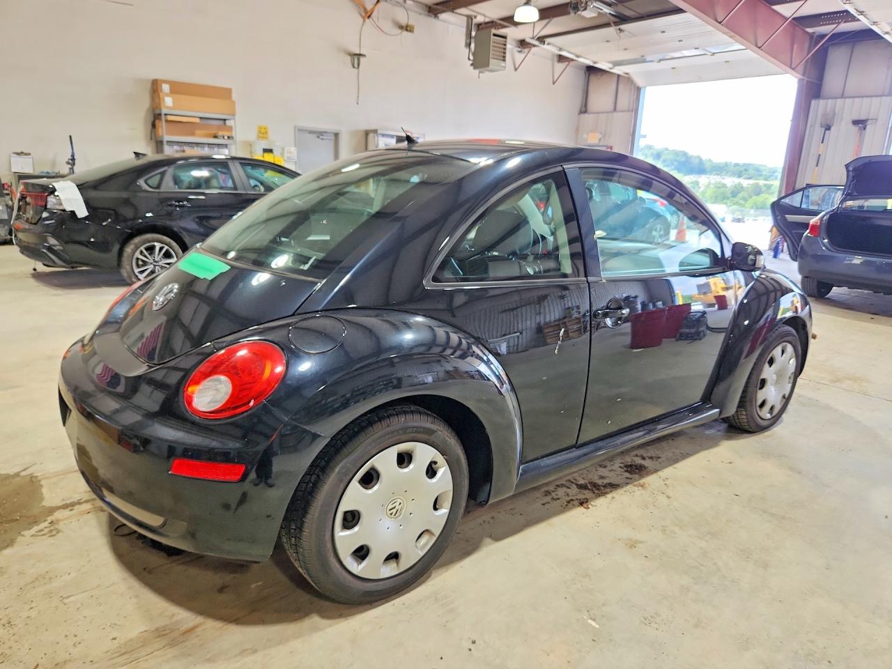 2010 Volkswagen New Beetle Черный vin: 3VWPW3AGXAM010945