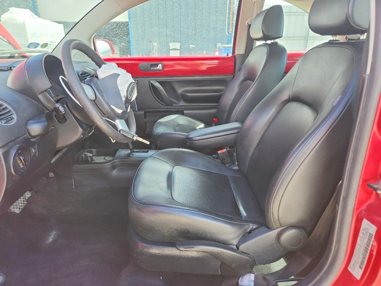 2010 Volkswagen New Beetle Red vin: 3VWPW3AGXAM015014