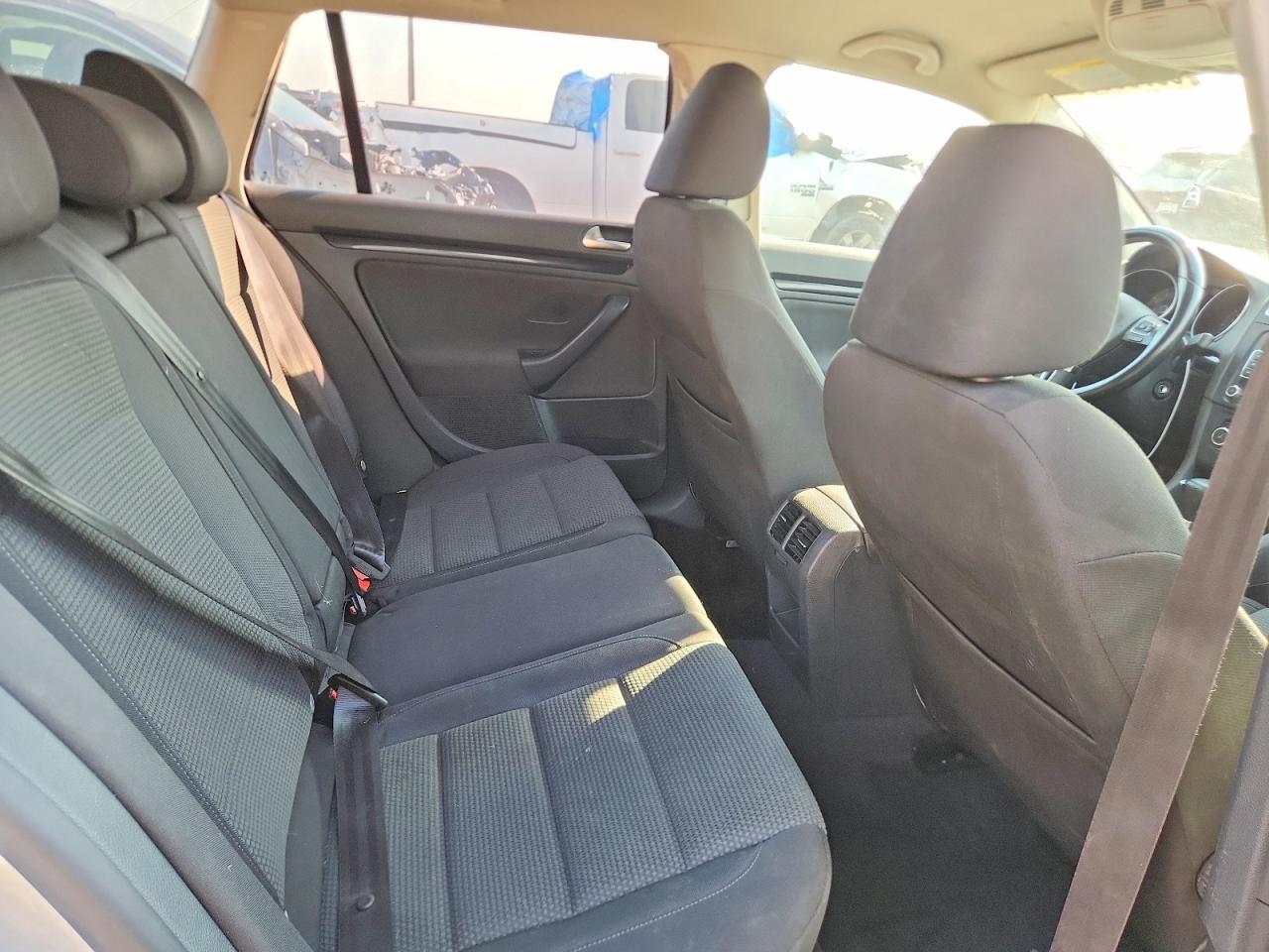 2014 Volkswagen Jetta S Silver vin: 3VWPX7AJ5EM602615