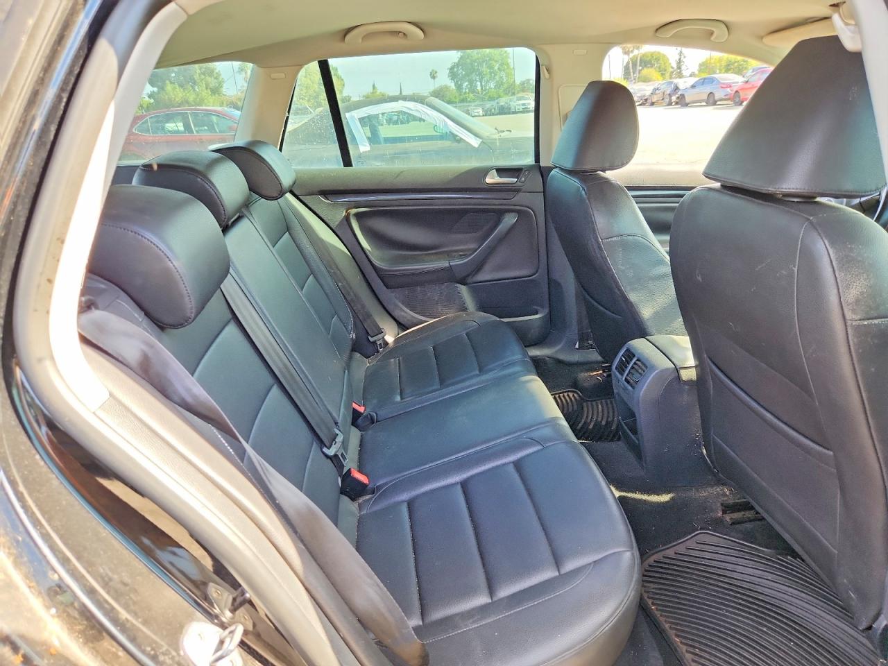 2010 Volkswagen Jetta Se Черный vin: 3VWPZ7AJ4AM652832