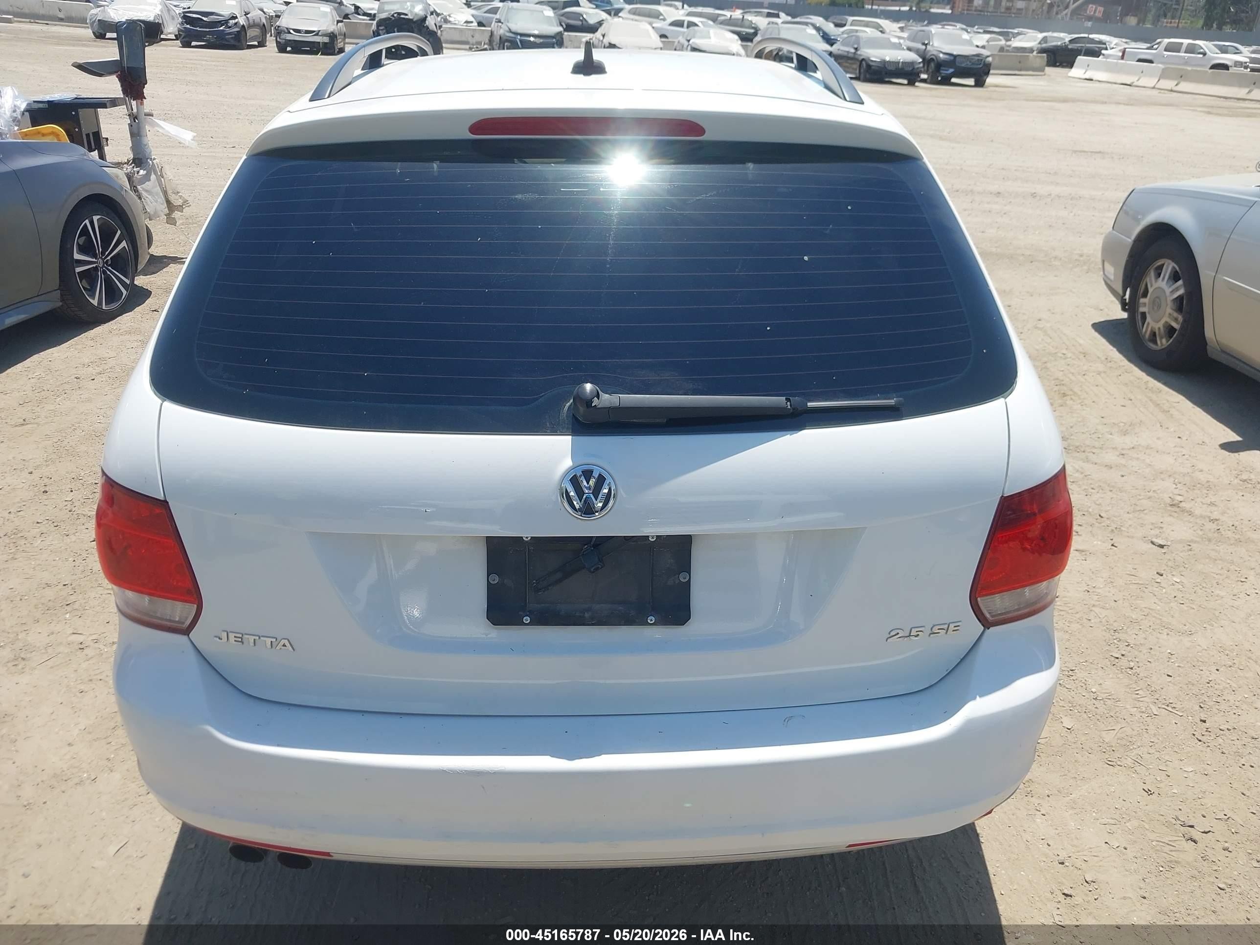 2010 Volkswagen Jetta Se White vin: 3VWPZ7AJ4AM662955