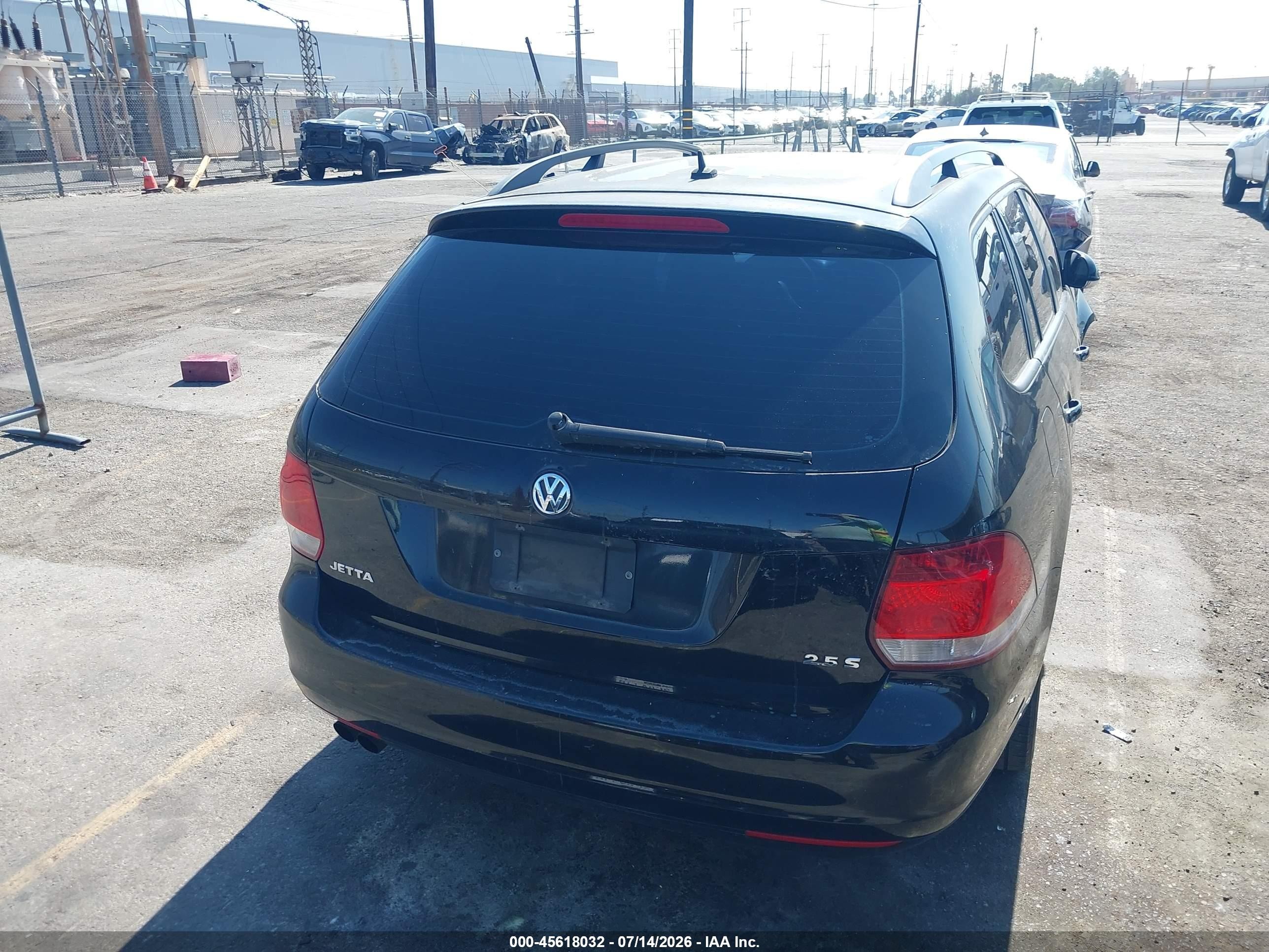 2011 Volkswagen Jetta Sportwagen 2.5l S Gray vin: 3VWPZ7AJ5BM634616