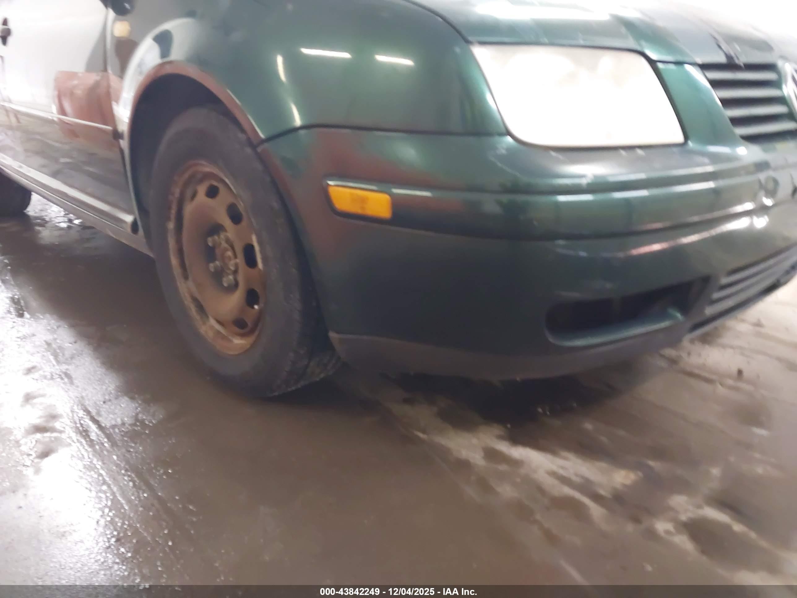 1999 Volkswagen Jetta Gl Green vin: 3VWRA29M6XM073433