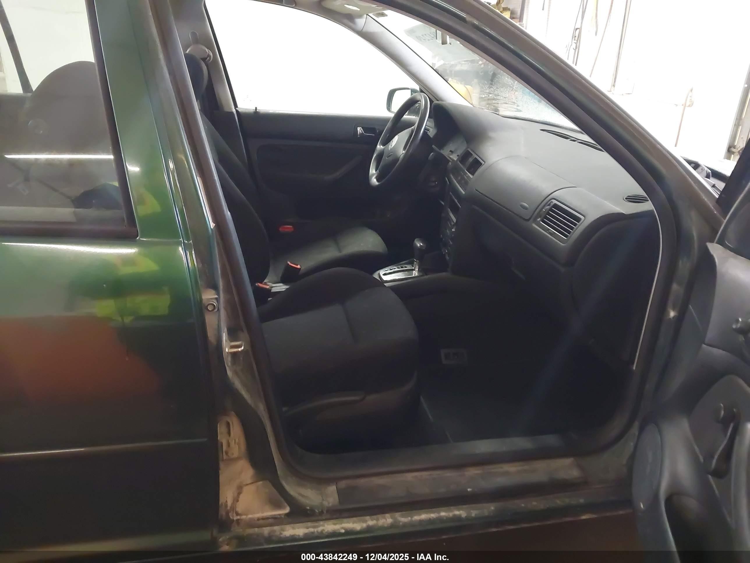1999 Volkswagen Jetta Gl Green vin: 3VWRA29M6XM073433
