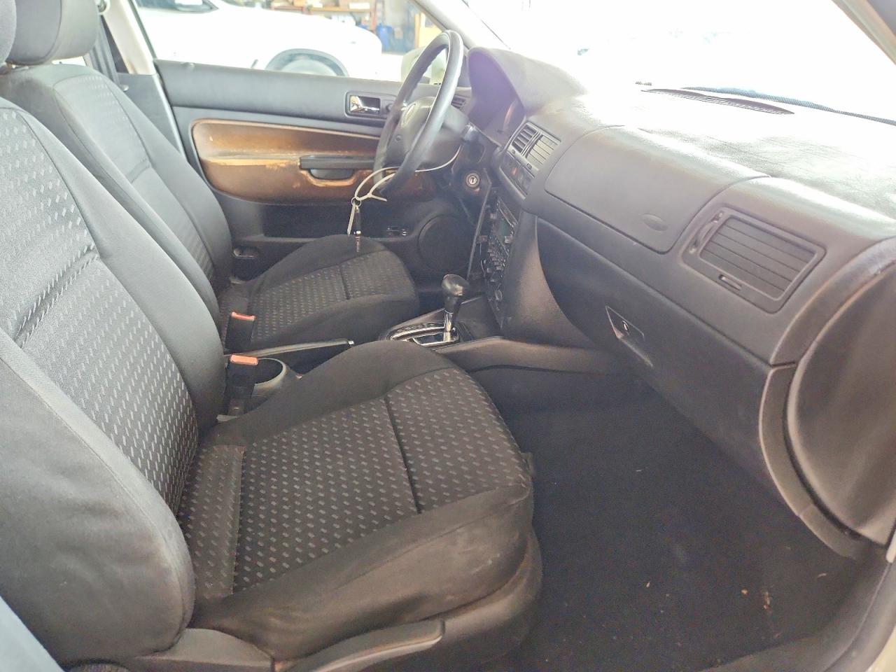 2005 Volkswagen Jetta Gl White vin: 3VWRA69M25M016800