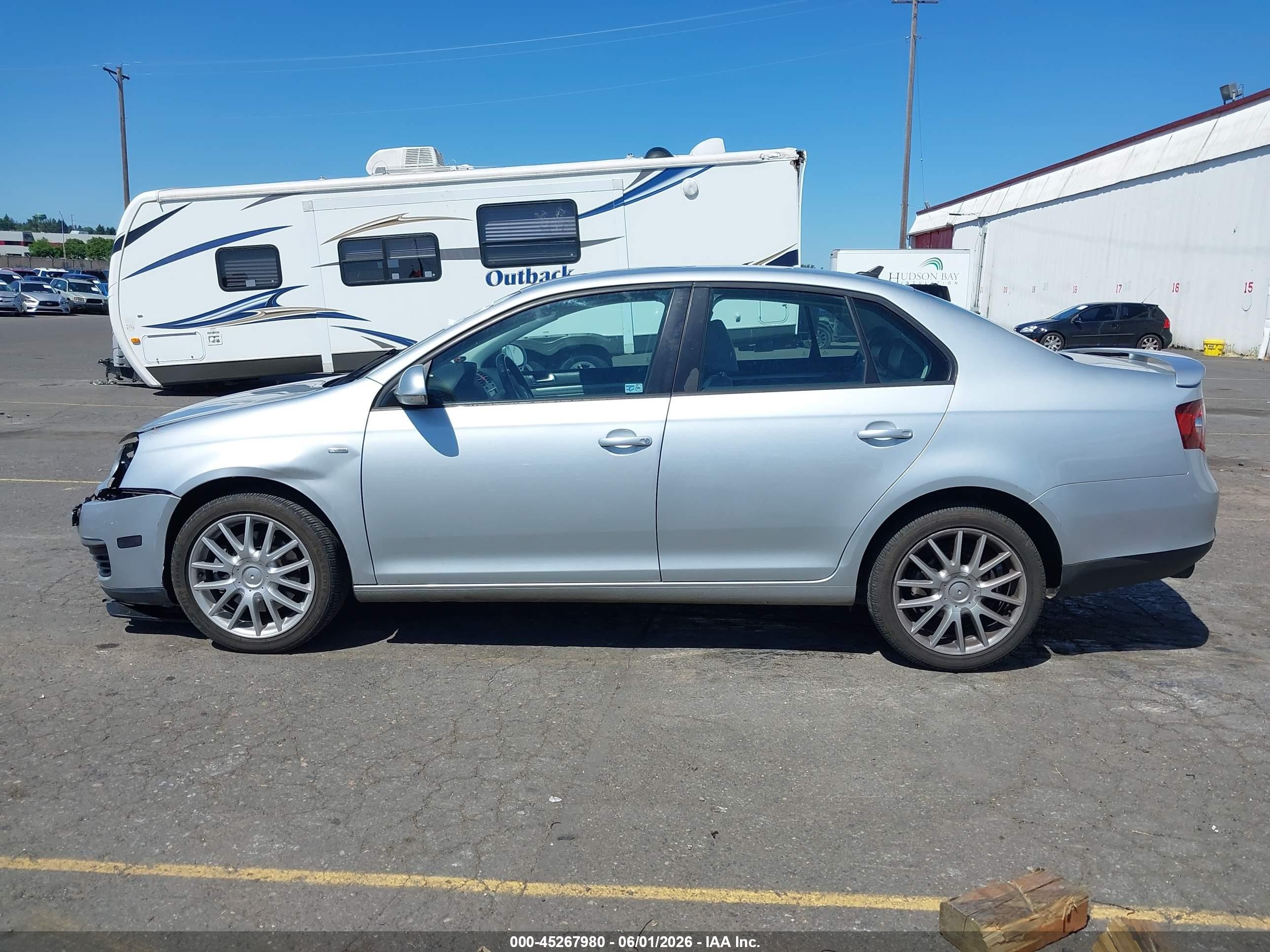 2009 Volkswagen Jetta Wolfsburg Edition Silver vin: 3VWRA71K19M043430