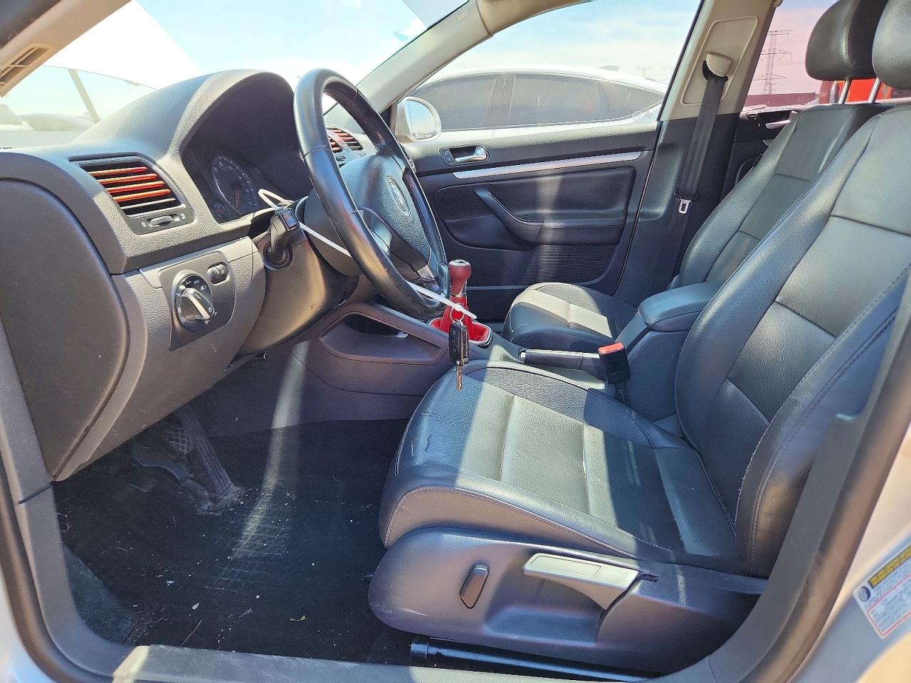 2008 Volkswagen Jetta Серебряный vin: 3VWRA71K98M190190