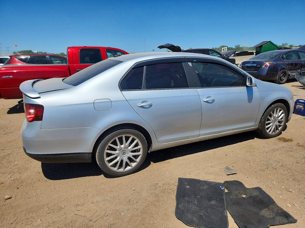 2008 Volkswagen Jetta Серебряный vin: 3VWRA71K98M190190