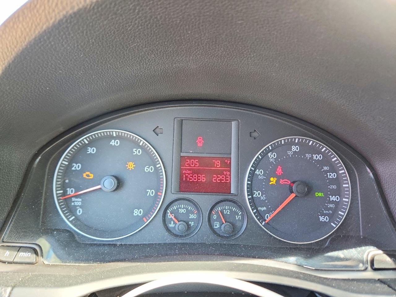 2008 Volkswagen Jetta Серебряный vin: 3VWRA71K98M190190