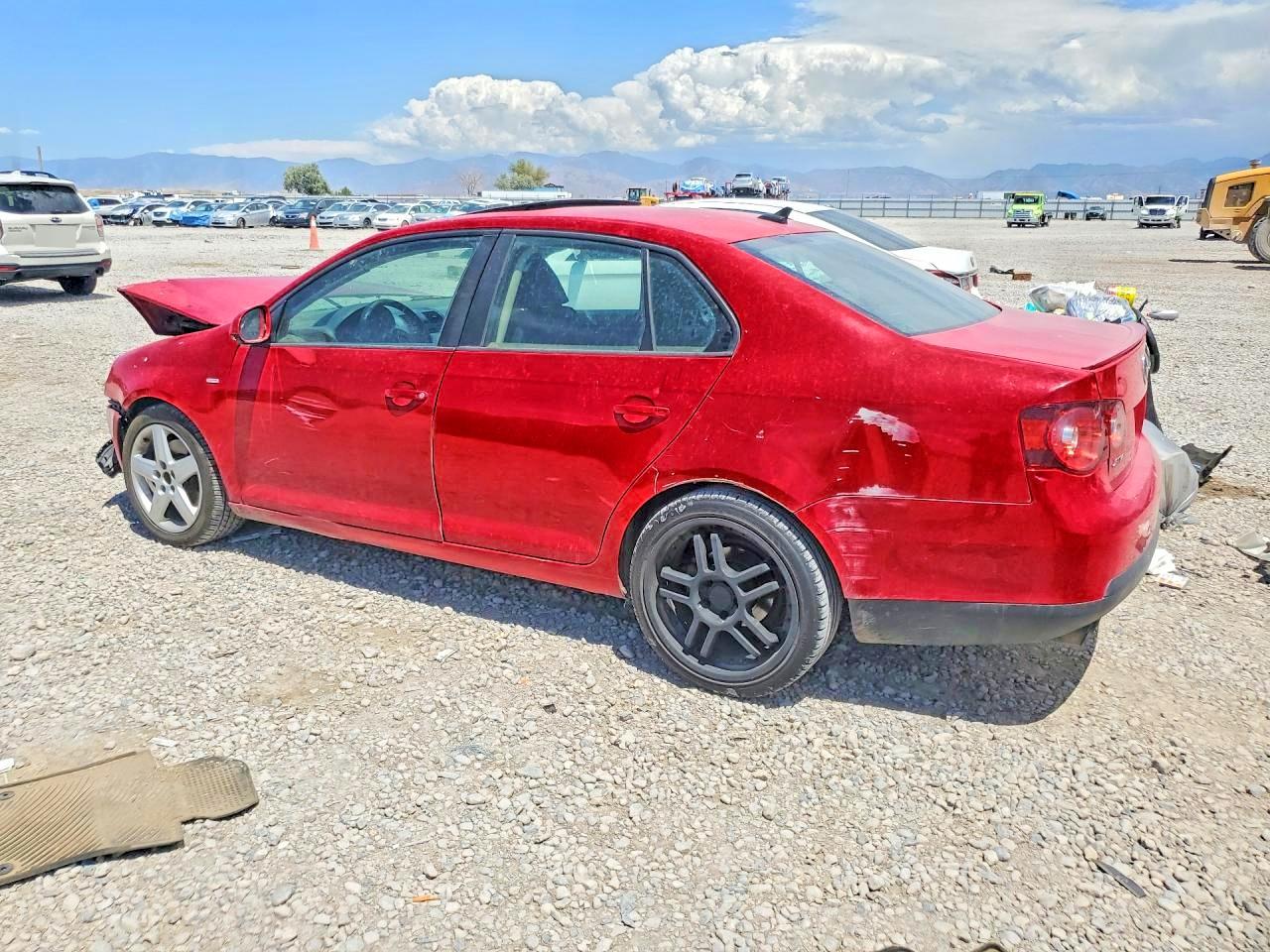 2010 Volkswagen Jetta Wolfsburg Red vin: 3VWRA7AJ4AM052621