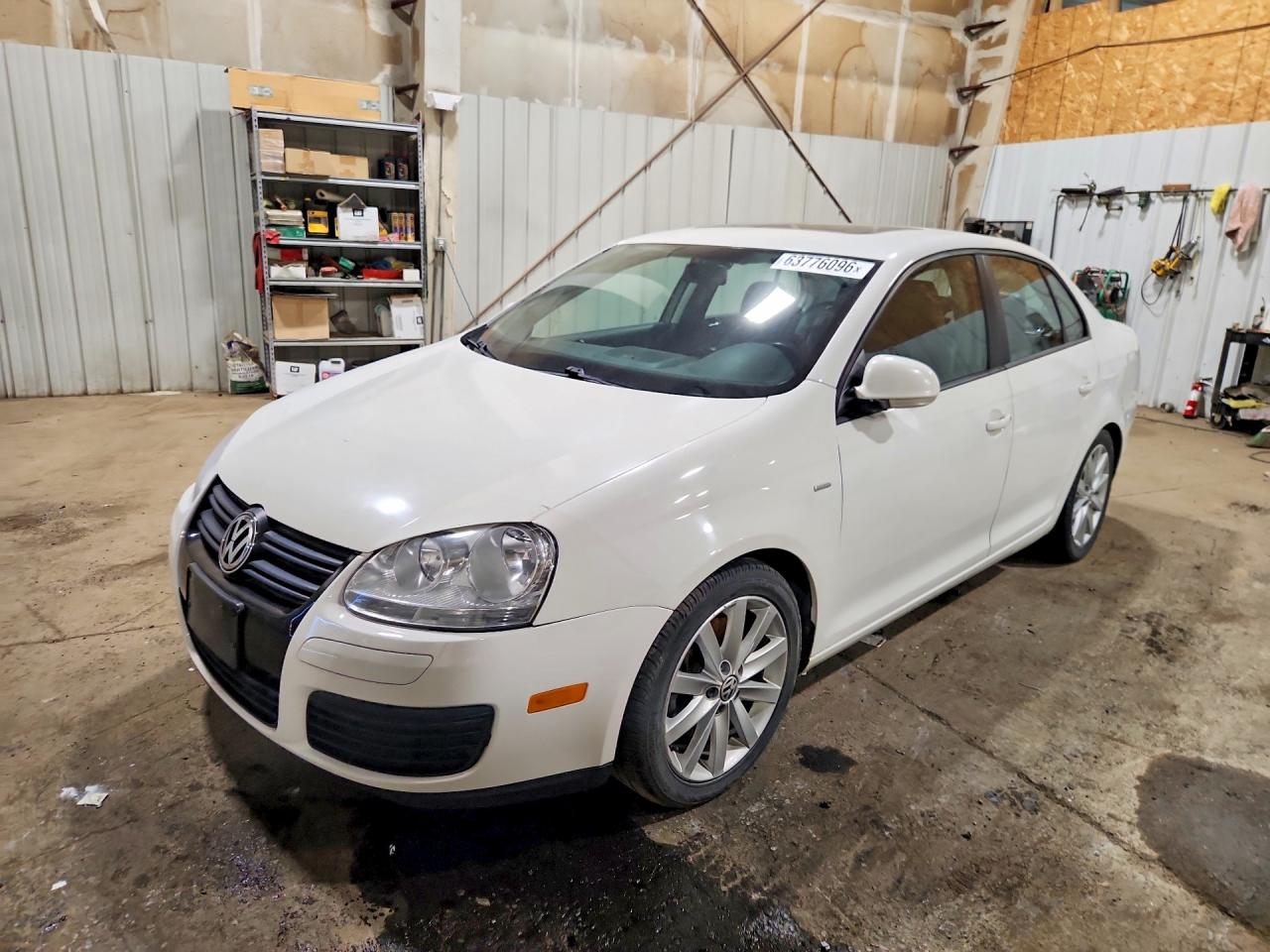 2010 Volkswagen Jetta Wolfsburg Белый vin: 3VWRA7AJ9AM036673