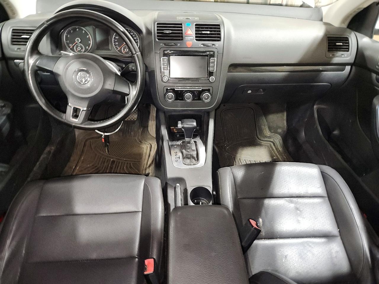 2010 Volkswagen Jetta Wolfsburg Белый vin: 3VWRA7AJ9AM036673