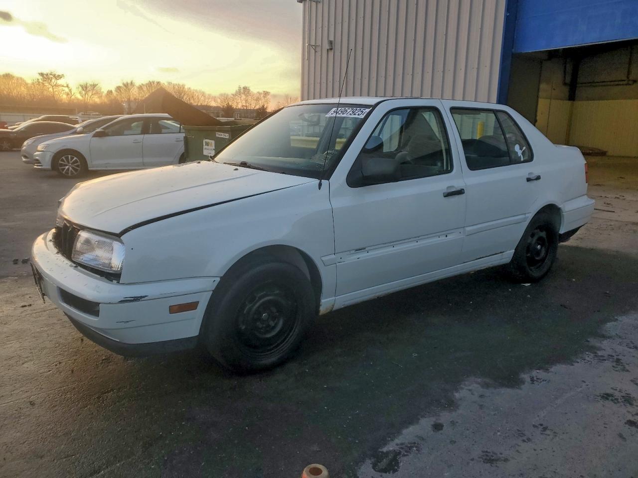 1998 Volkswagen Jetta Gl Белый vin: 3VWRA81H6WM107693