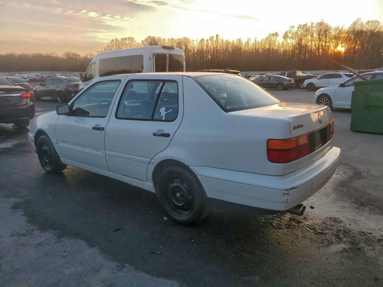 1998 Volkswagen Jetta Gl Белый vin: 3VWRA81H6WM107693