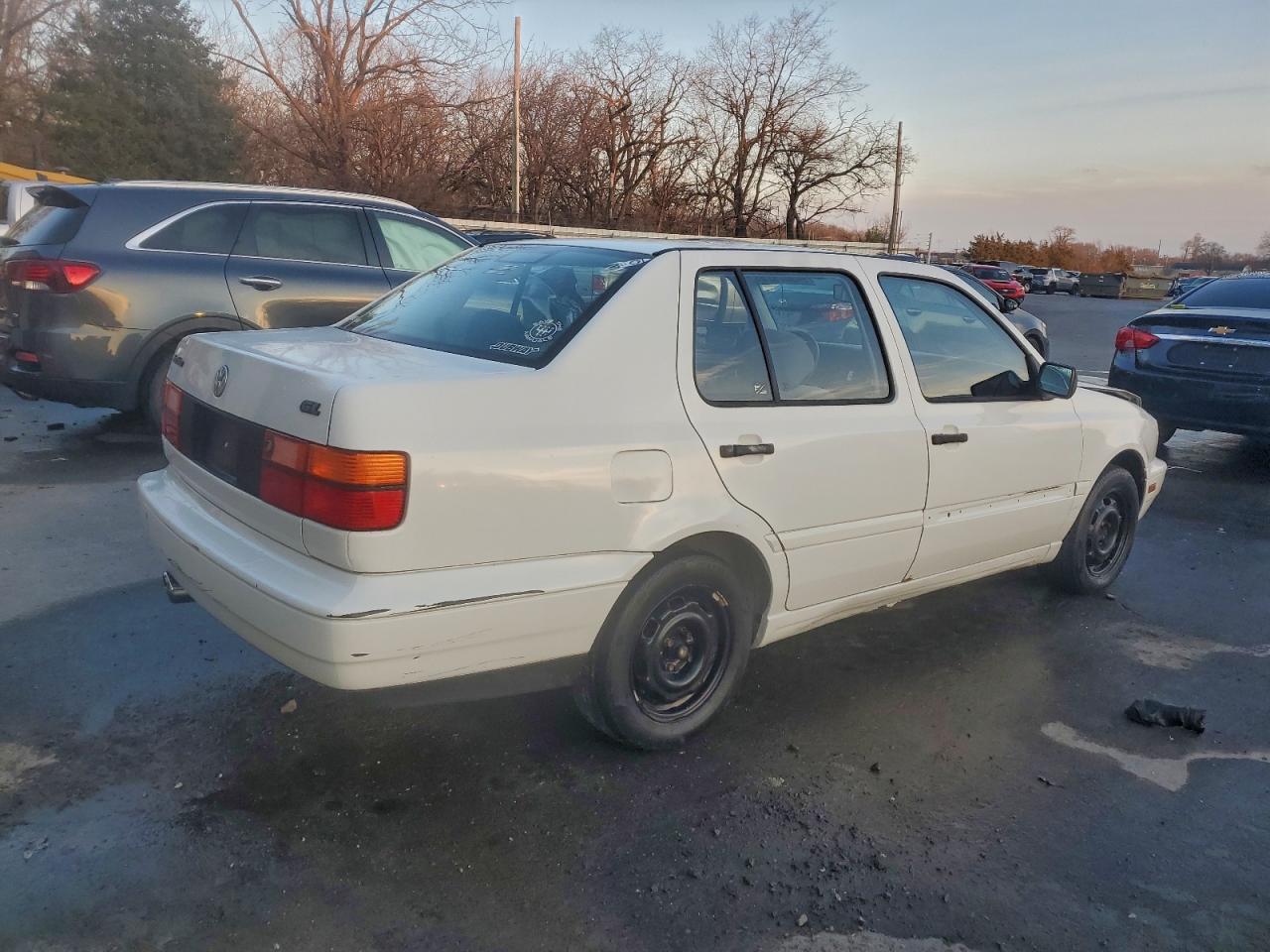 1998 Volkswagen Jetta Gl Белый vin: 3VWRA81H6WM107693
