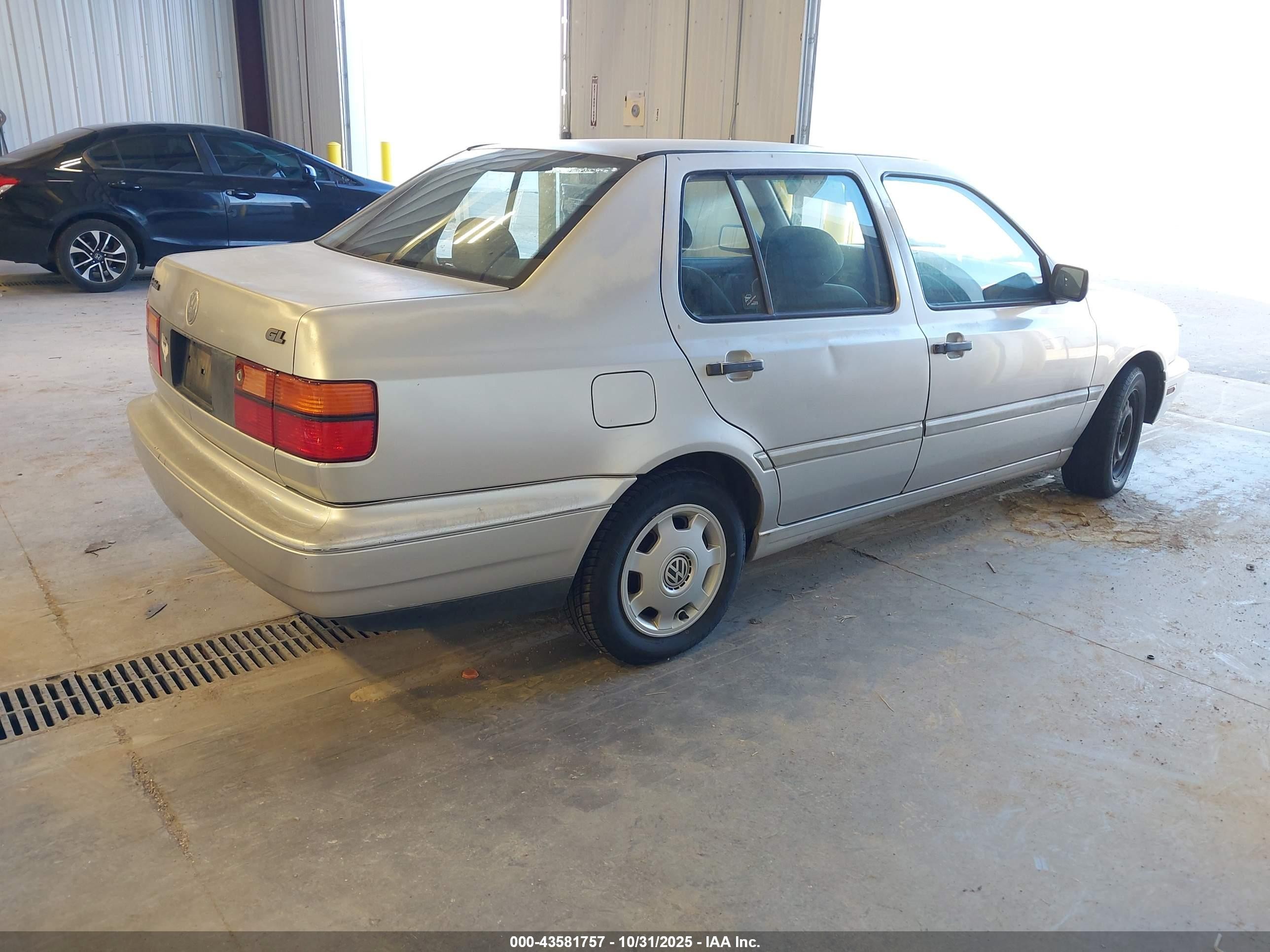 1999 Volkswagen Jetta Gl Silver vin: 3VWRA81H8XM221227