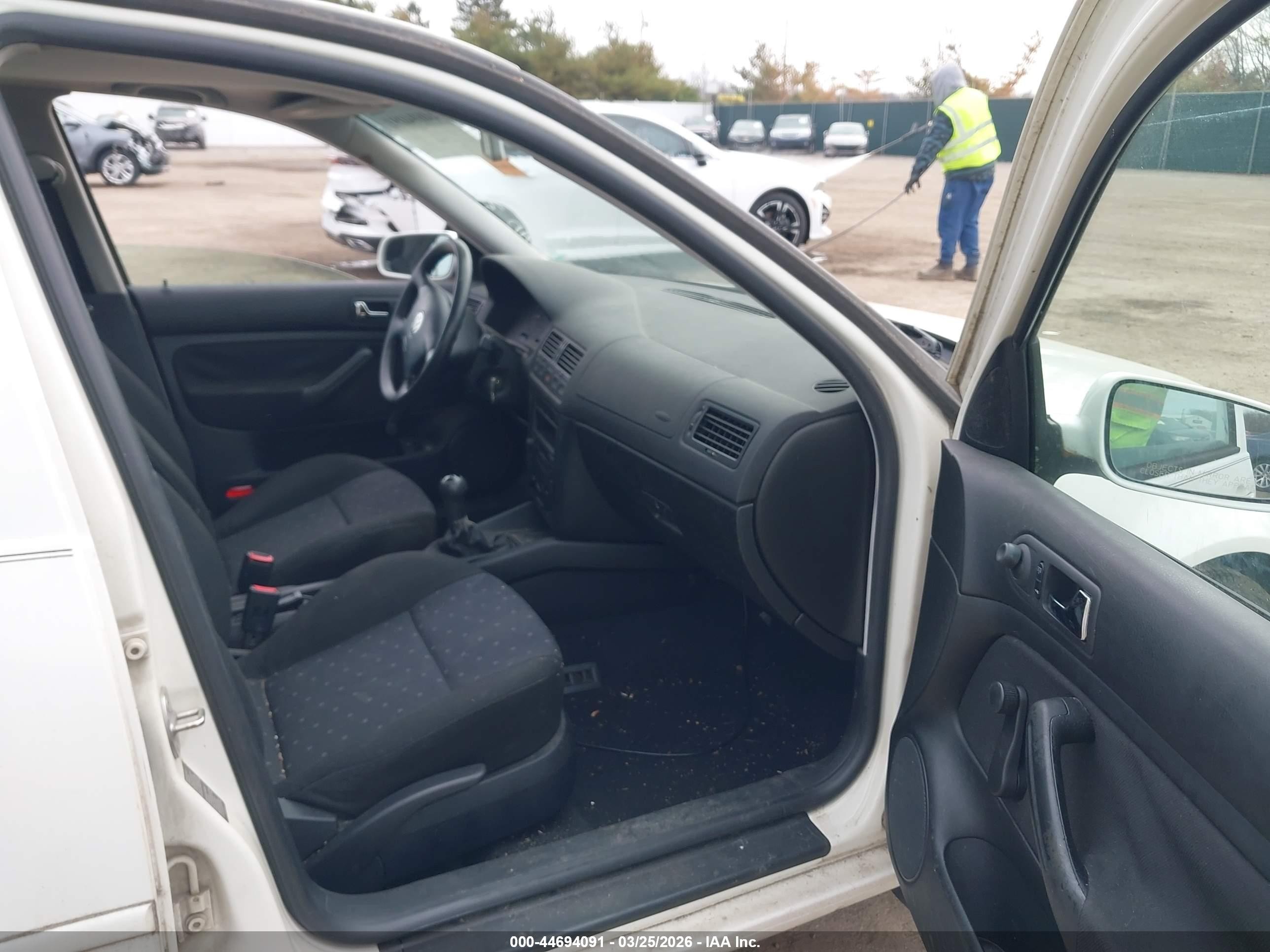 1999 Volkswagen Jetta Gl White vin: 3VWRC29M1XM113718