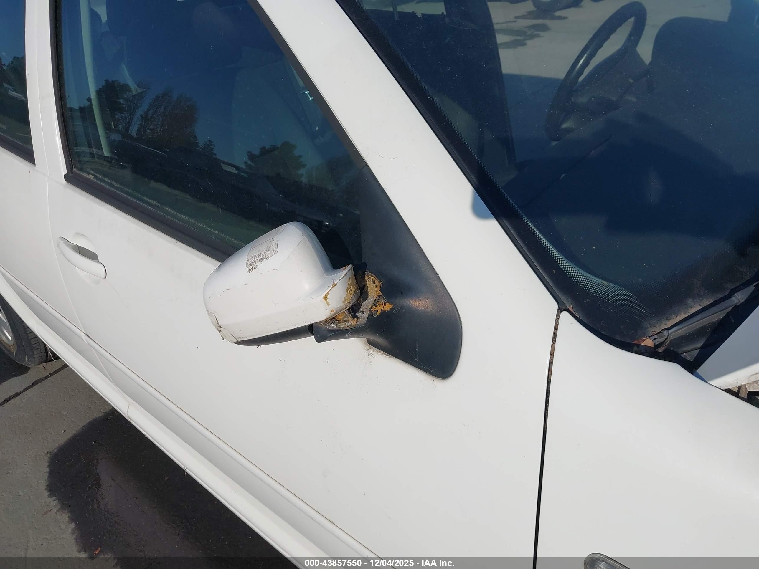 2000 Volkswagen Jetta Gl White vin: 3VWRC29M7YM194788