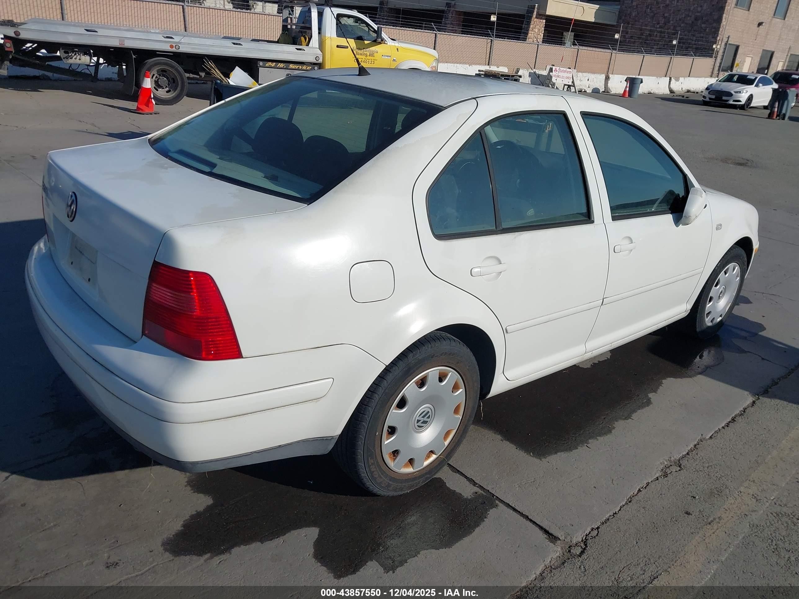 2000 Volkswagen Jetta Gl White vin: 3VWRC29M7YM194788