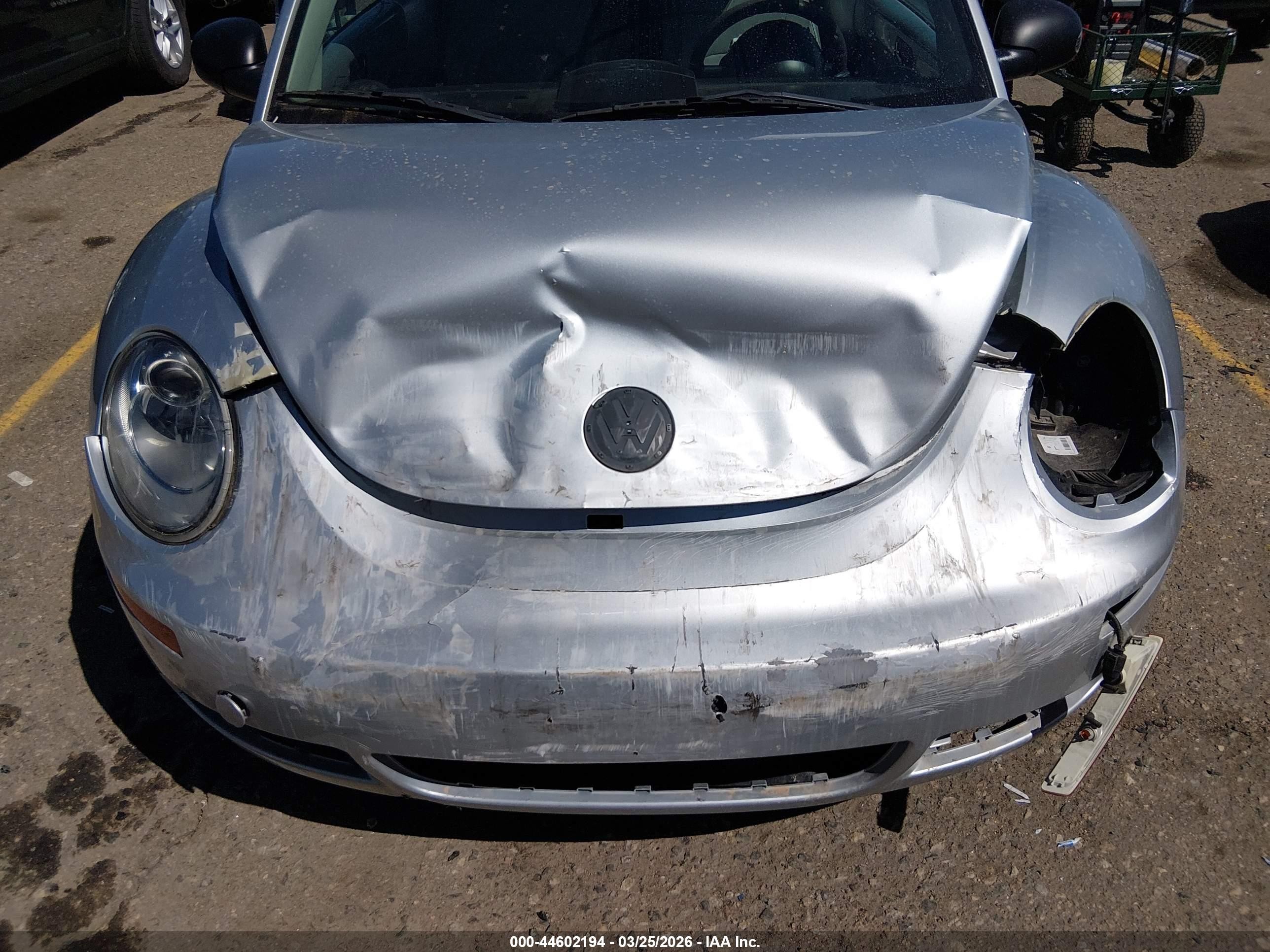 2007 Volkswagen New Beetle 2.5 Silver vin: 3VWRF31Y07M401080