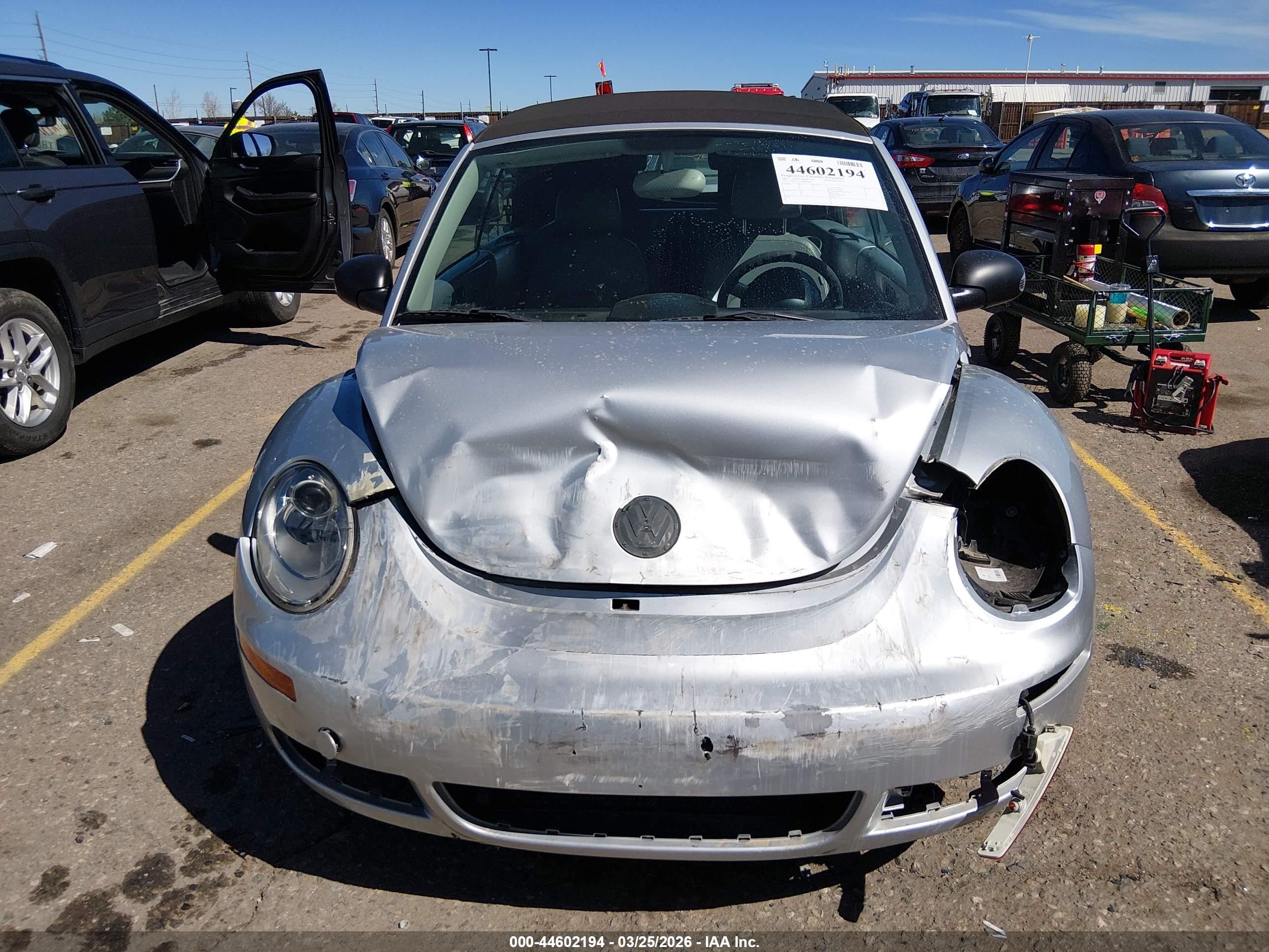 2007 Volkswagen New Beetle 2.5 Silver vin: 3VWRF31Y07M401080
