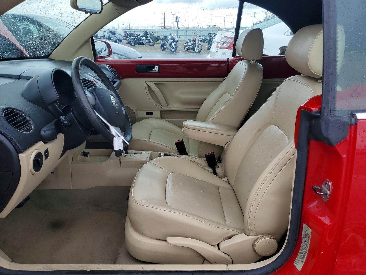 2008 Volkswagen New Beetle Red vin: 3VWRF31Y08M400058
