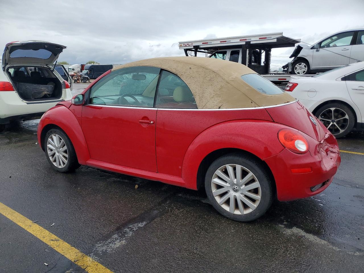2008 Volkswagen New Beetle Red vin: 3VWRF31Y08M400058