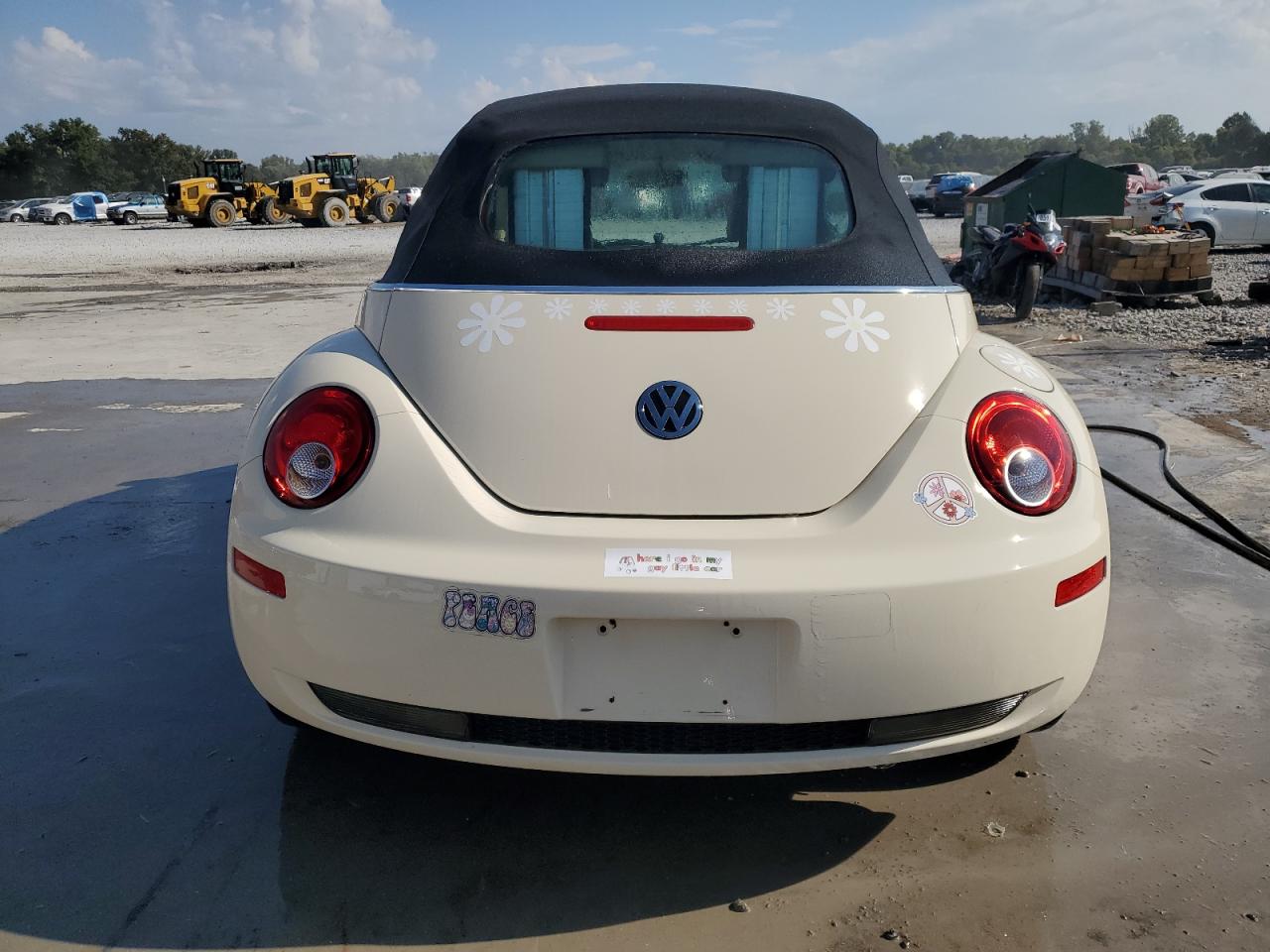 2008 Volkswagen New Beetle Convertible Se Cream vin: 3VWRF31Y08M409844